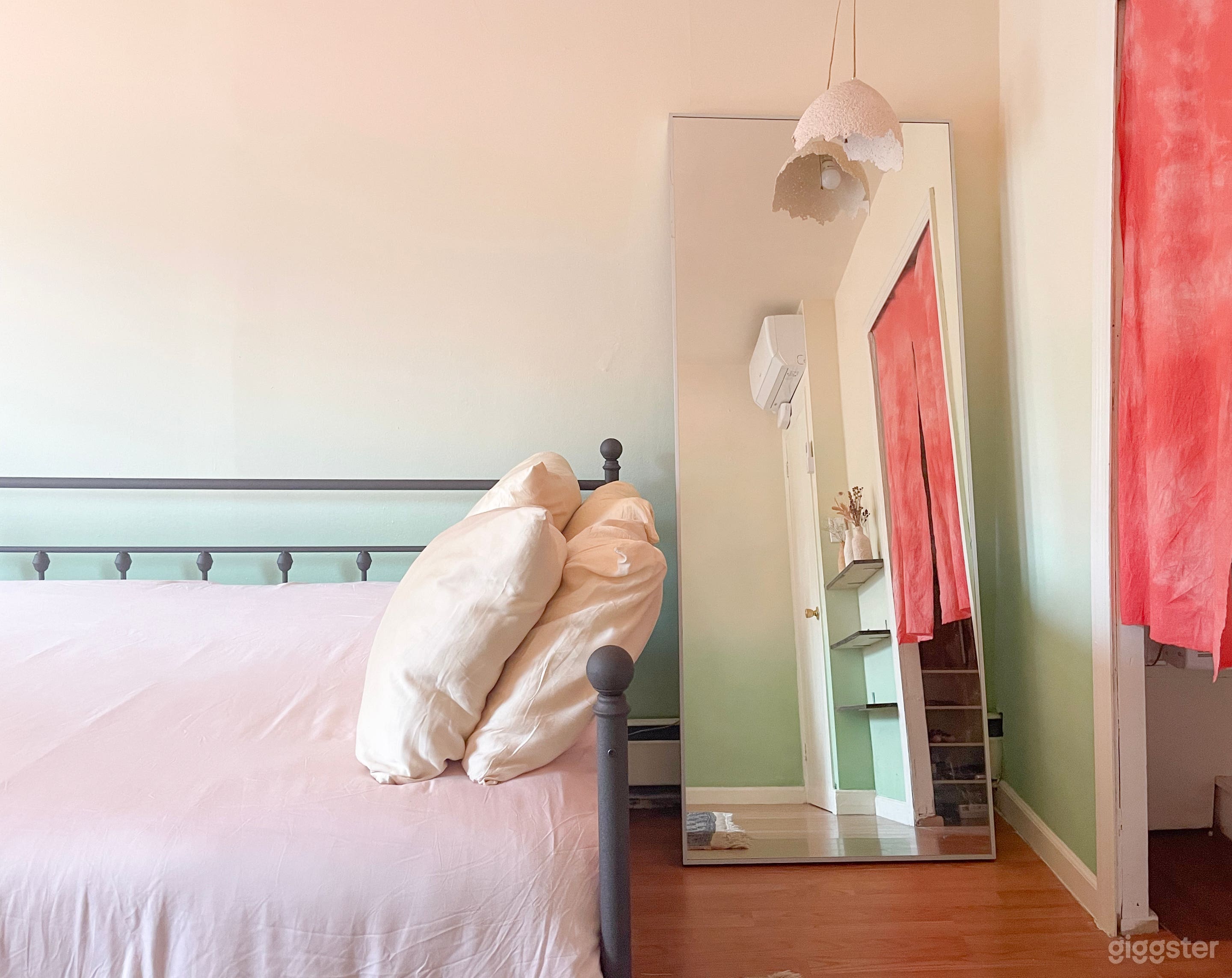 Playful &amp; Unique Brooklyn Artsy Apartment Photo 3