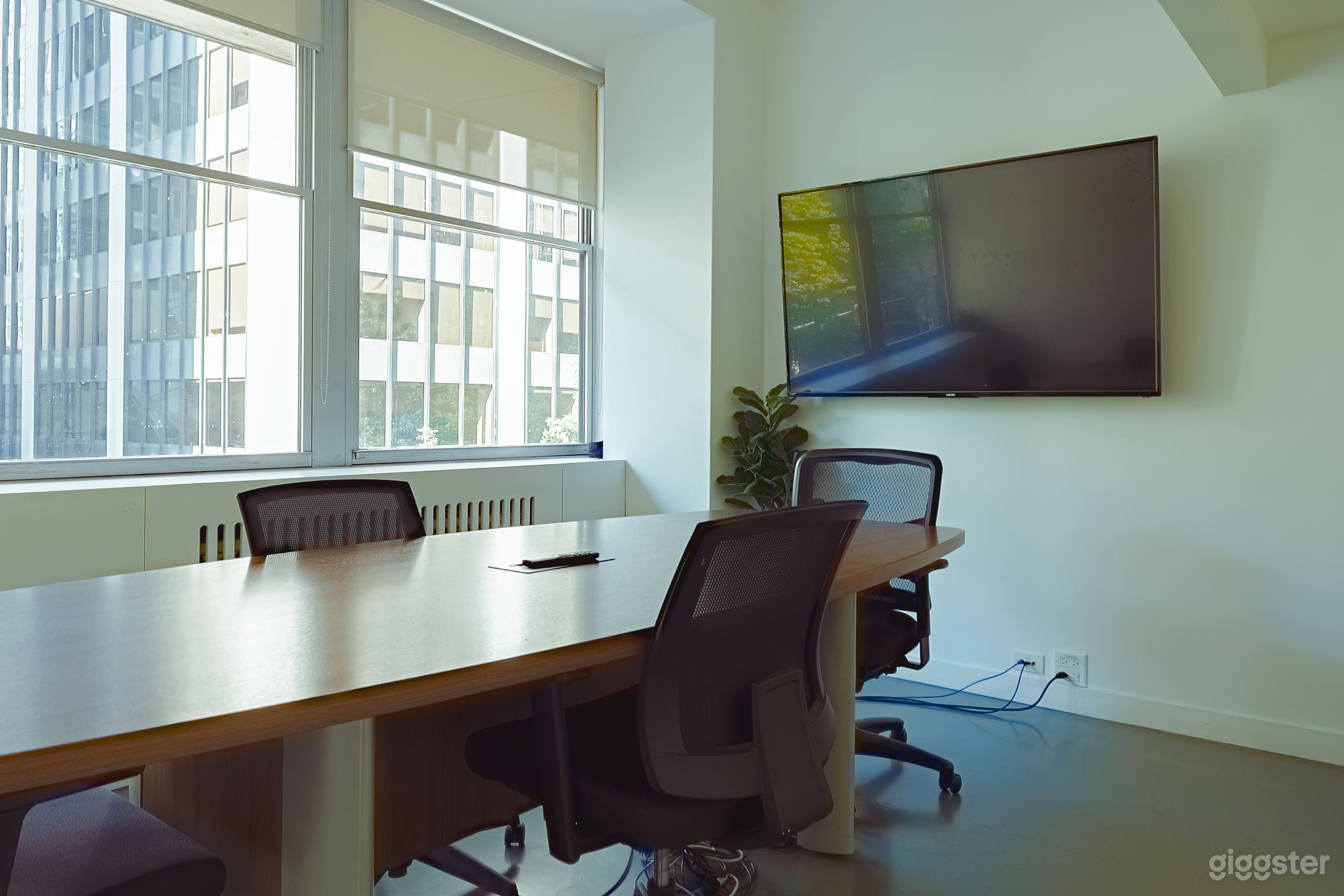 Full Buyout: Modern Coworking Space for Teams &amp; Creatives |  Photo 3