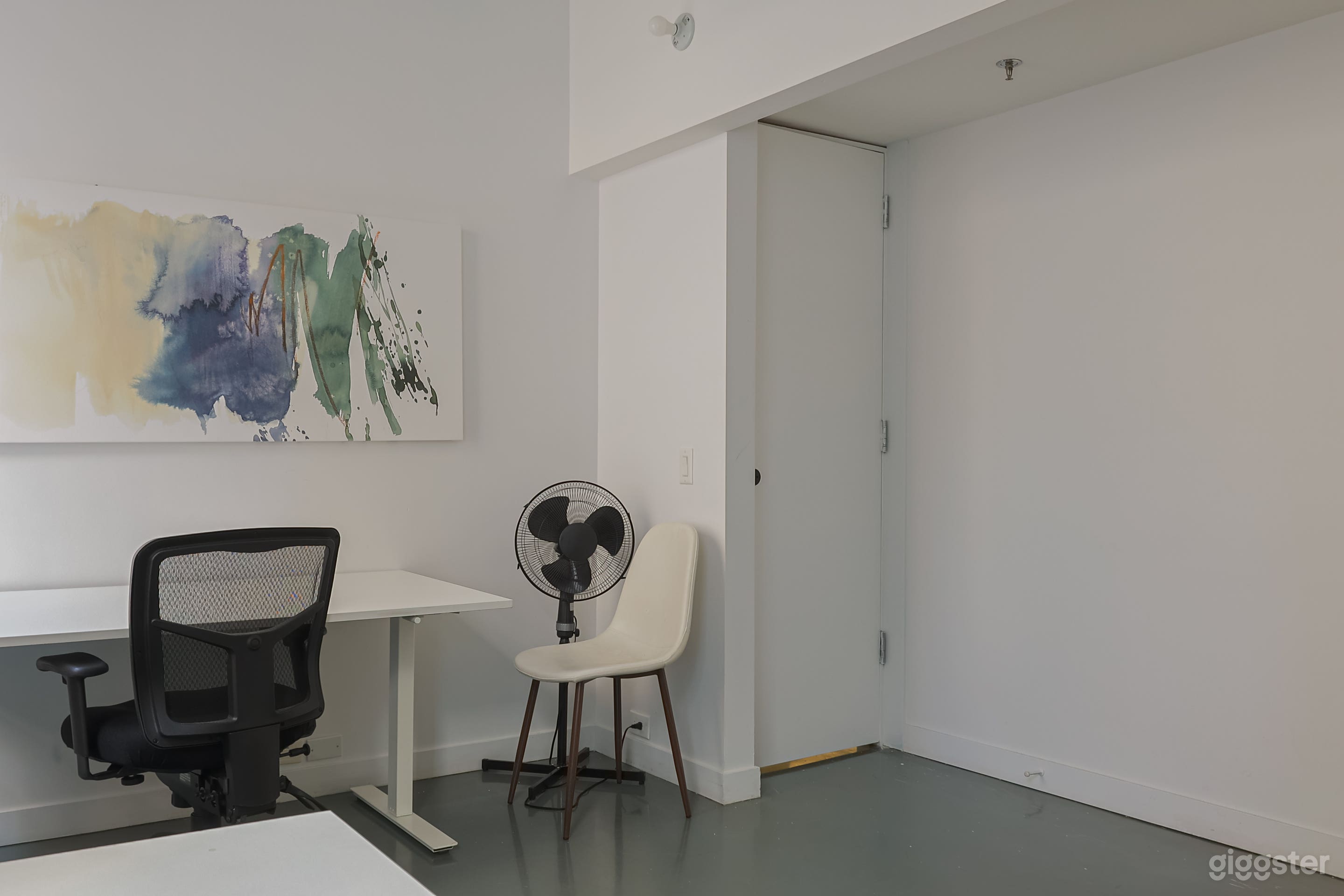 Full Buyout: Modern Coworking Space for Teams &amp; Creatives |  Photo 4