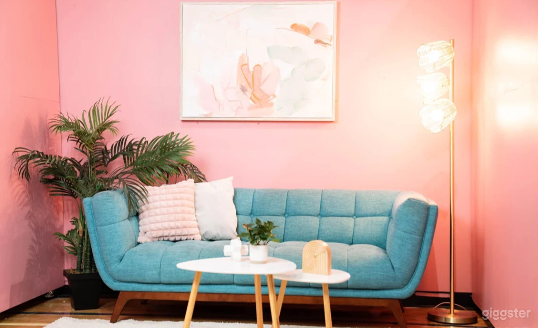 Multiset studio space for photo/video production Photo 4