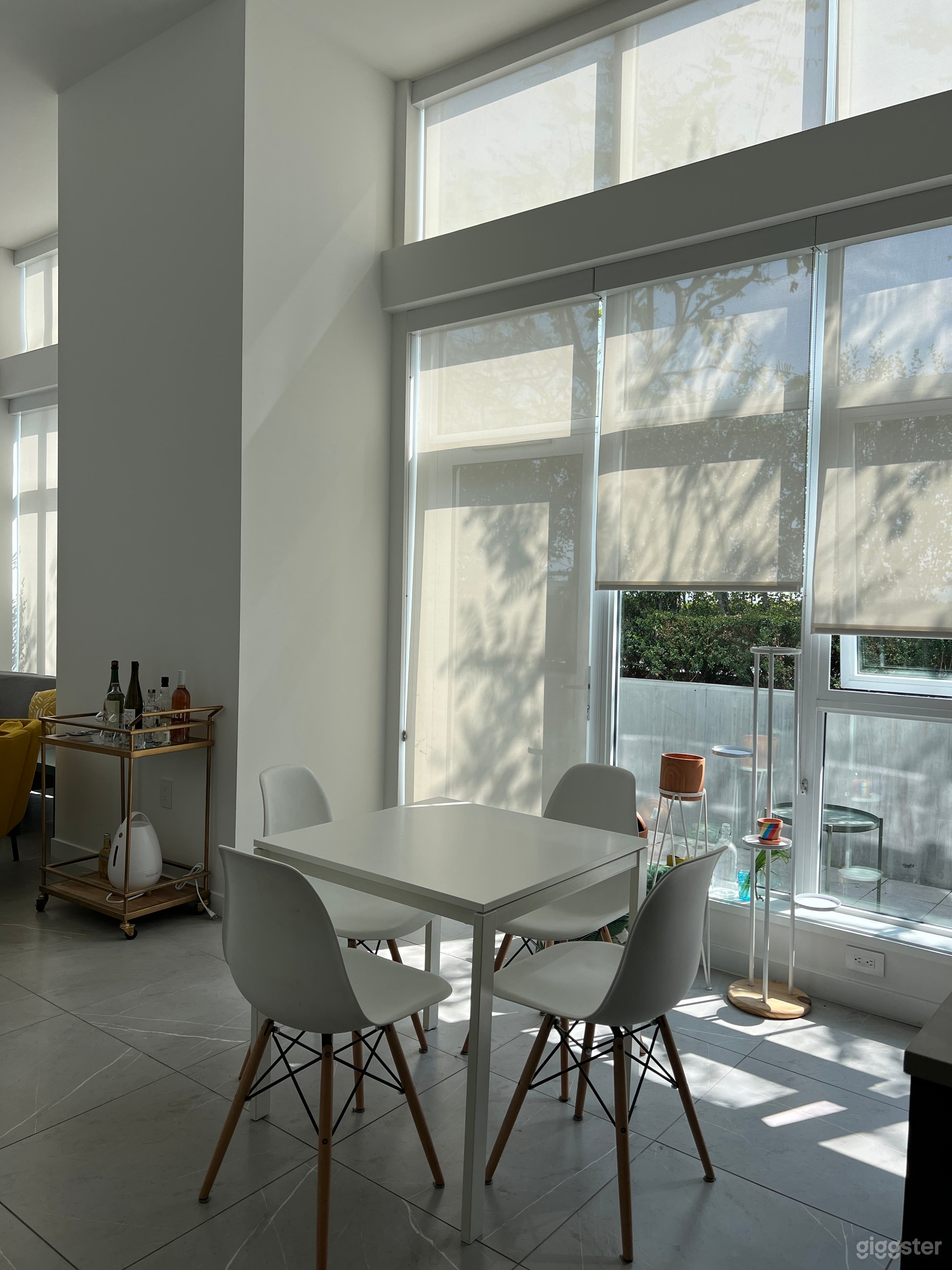 DTLA spacious modern Apt for film and shoot Photo 3