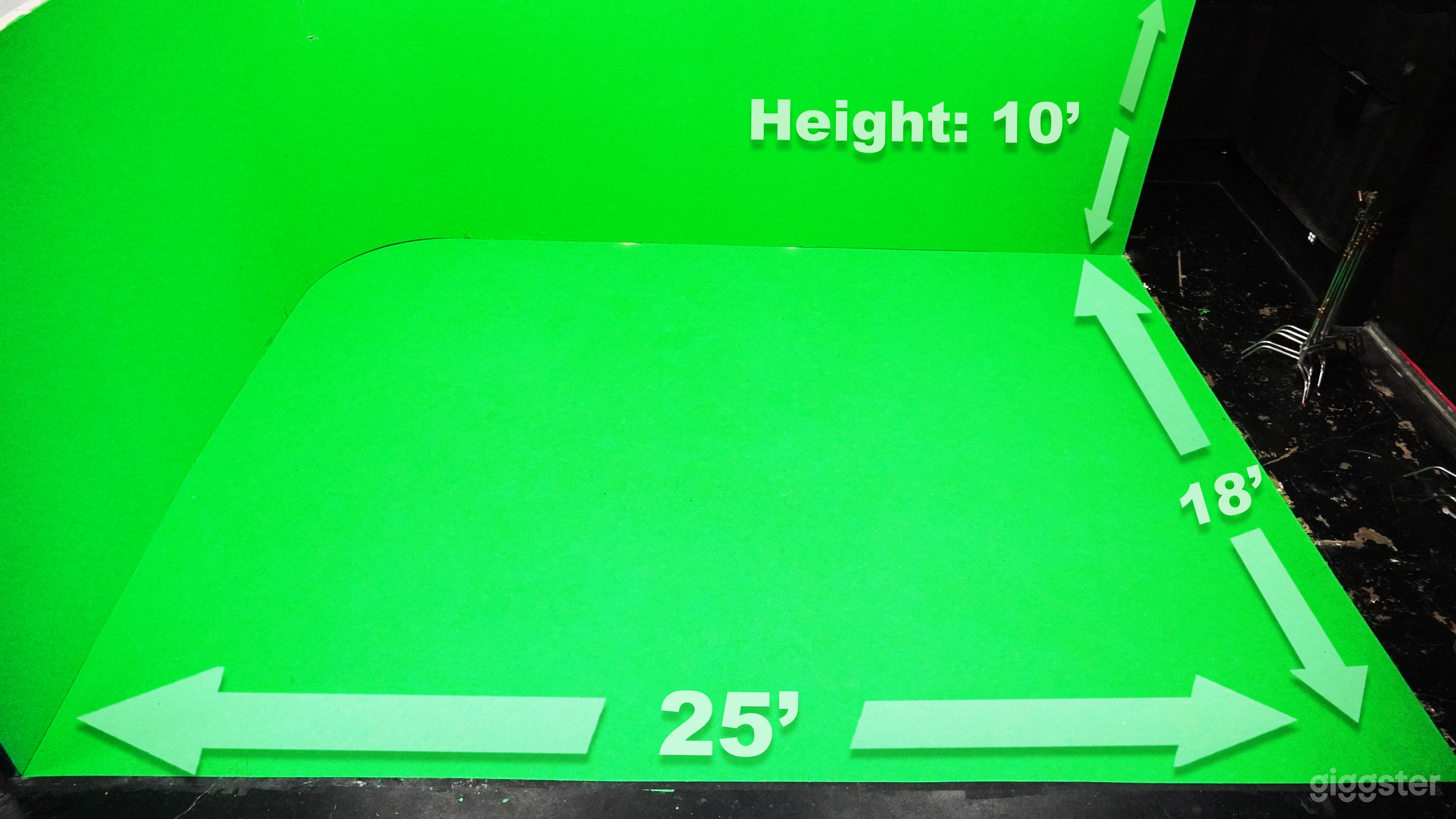 Stage D - Green Screen CYC Photo 1