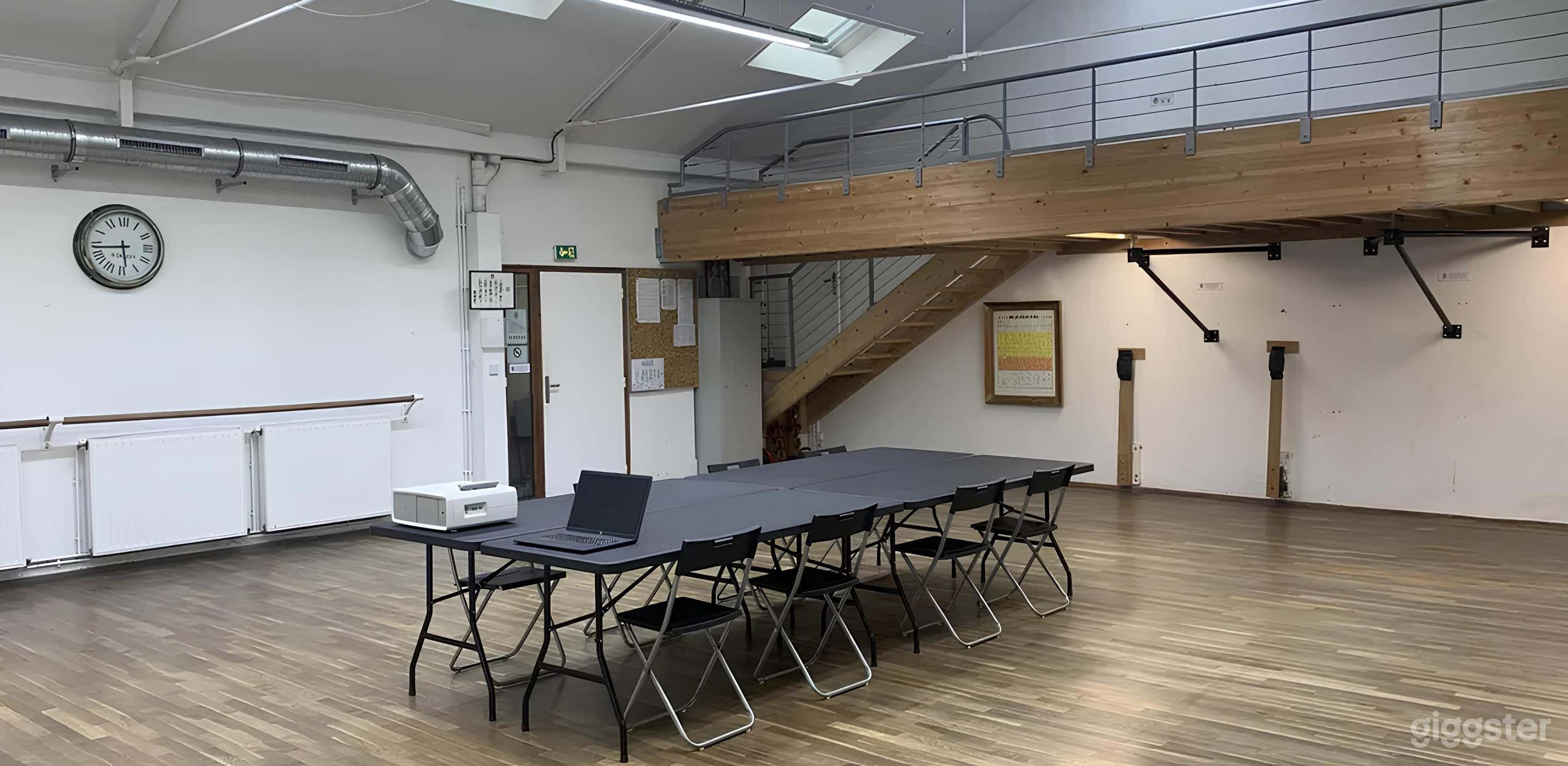 Beautiful Gym with Wooden Floors Photo 3