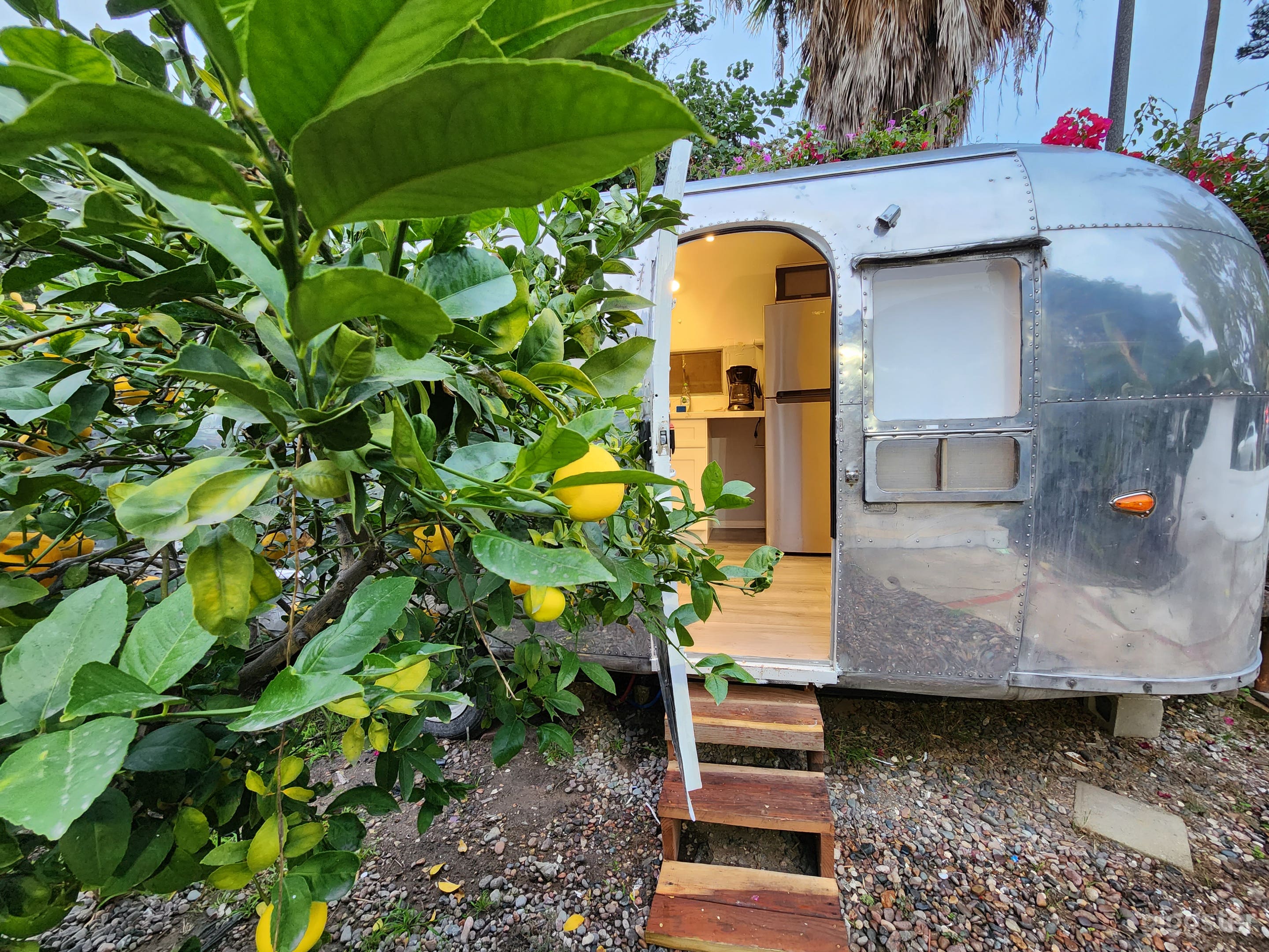 PROMO: Beautiful Airstream ready for film! Photo 1