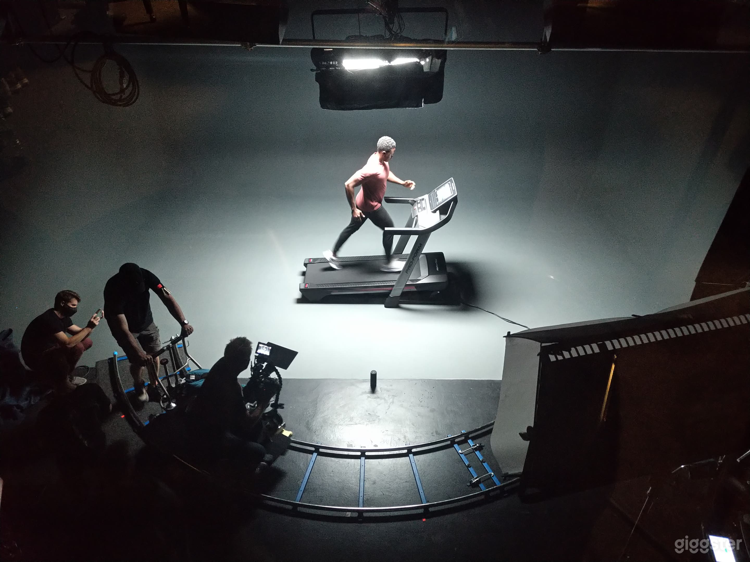 Sound Stage Studio with Easy Freeway access Photo 1