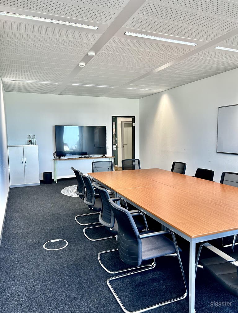  Bach | Private Meeting Room for 15 