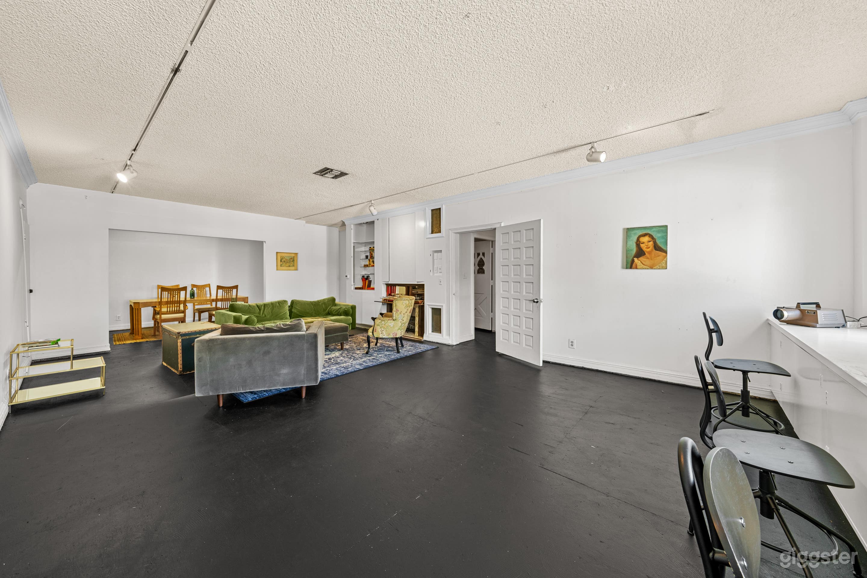 ECHO PARK 1970 AUTHENTIC DECOR Photo 2