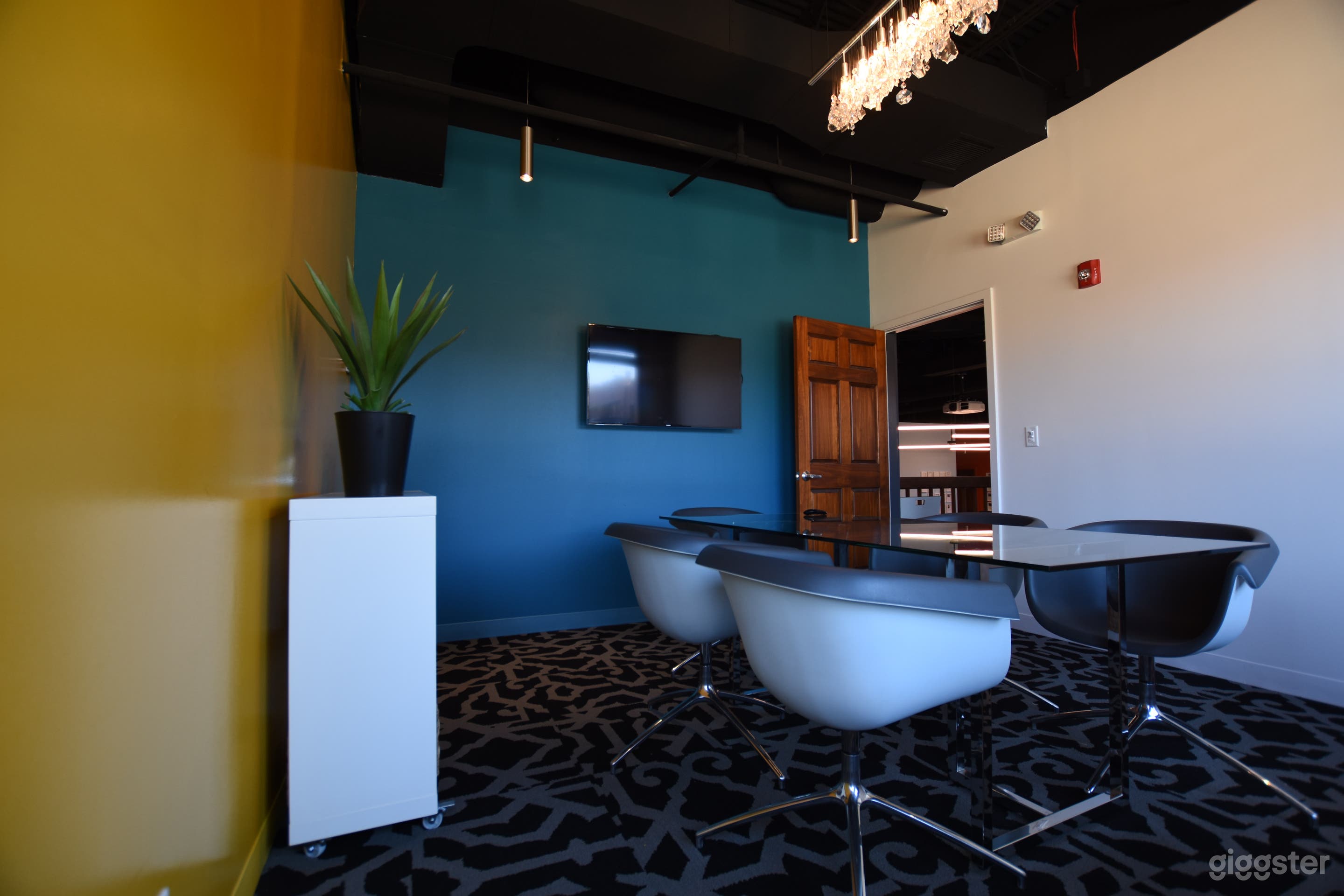 Third Street Room Photo 3