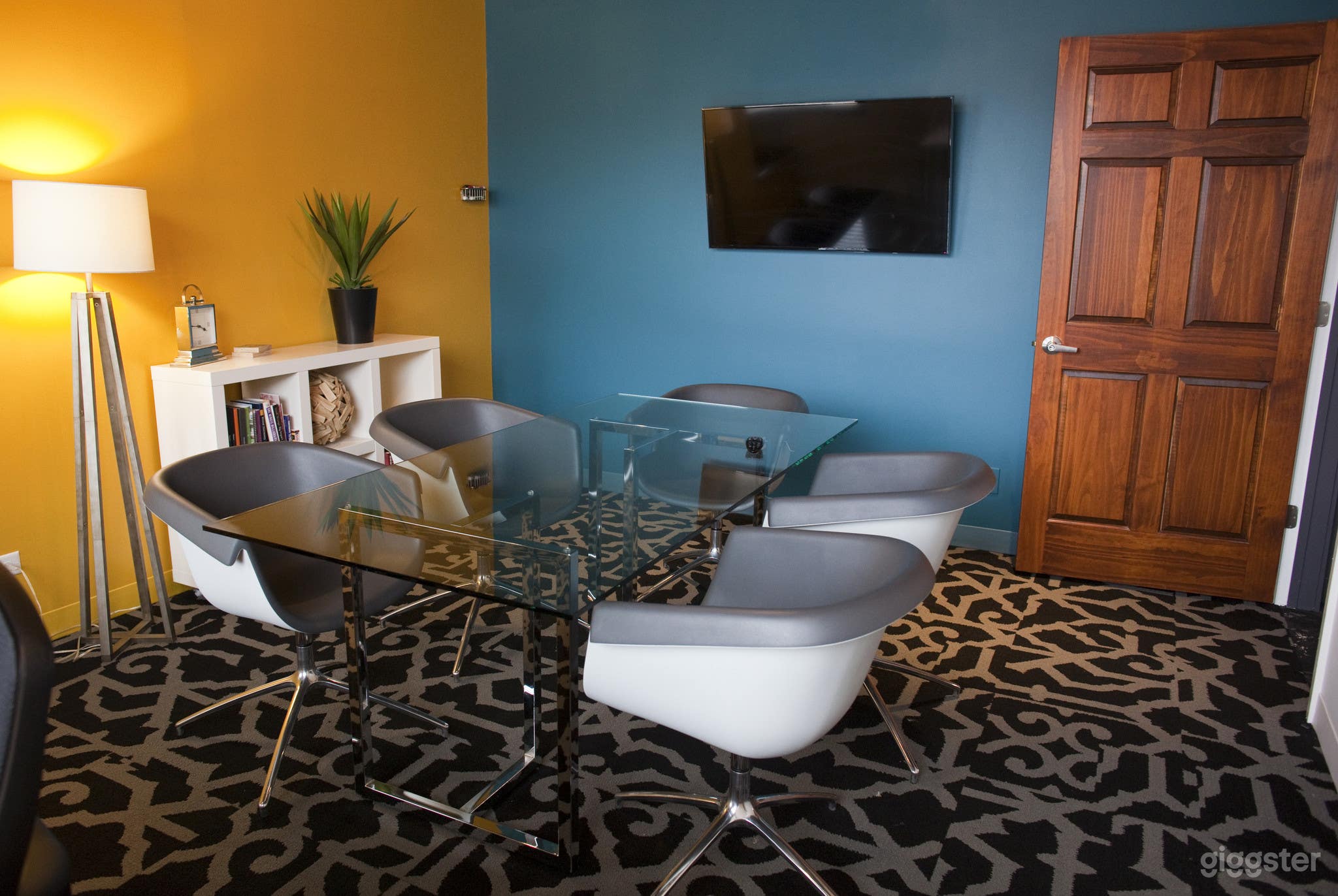 Third Street Room Photo 2