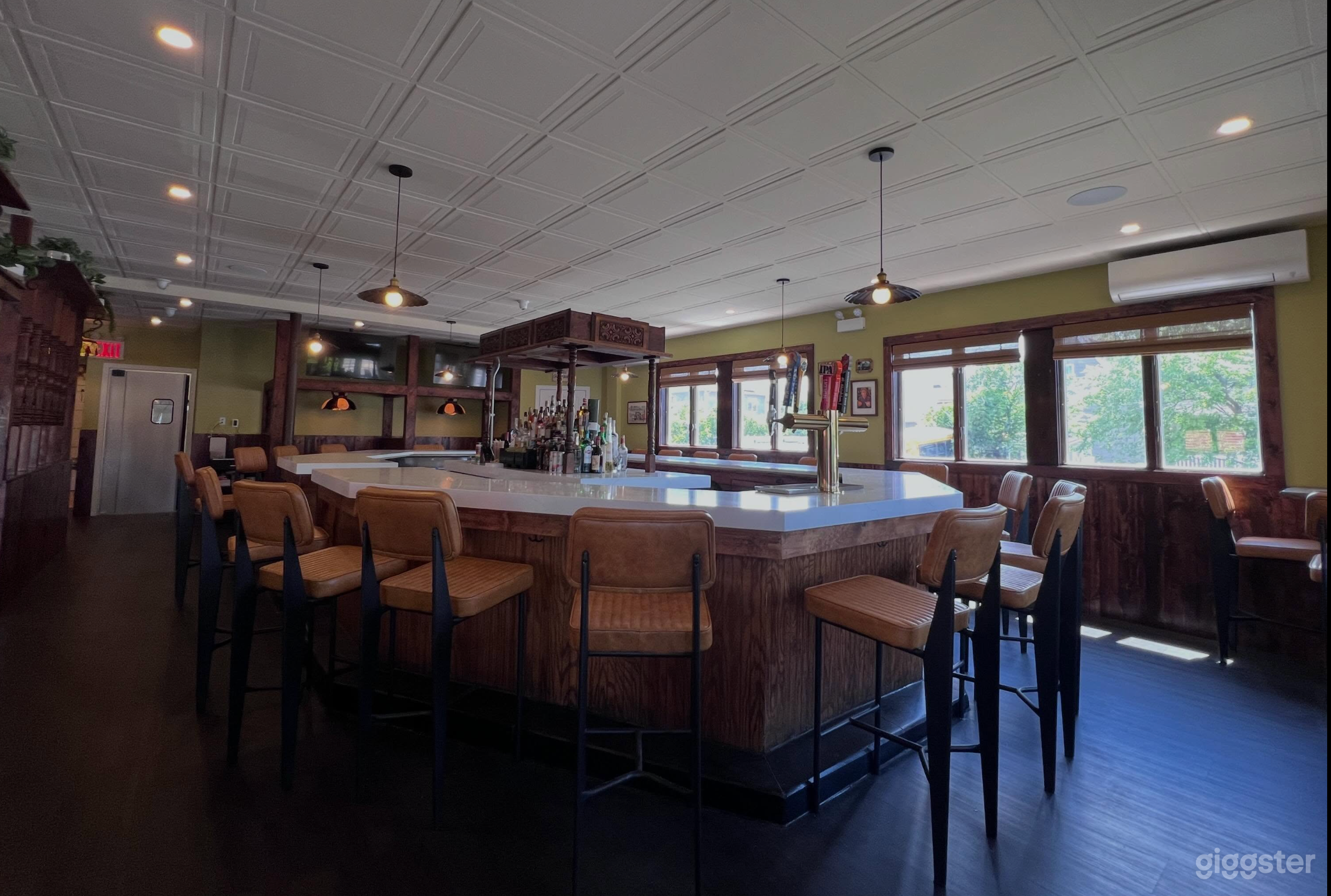 Charming Tavern & Grill Photo 2