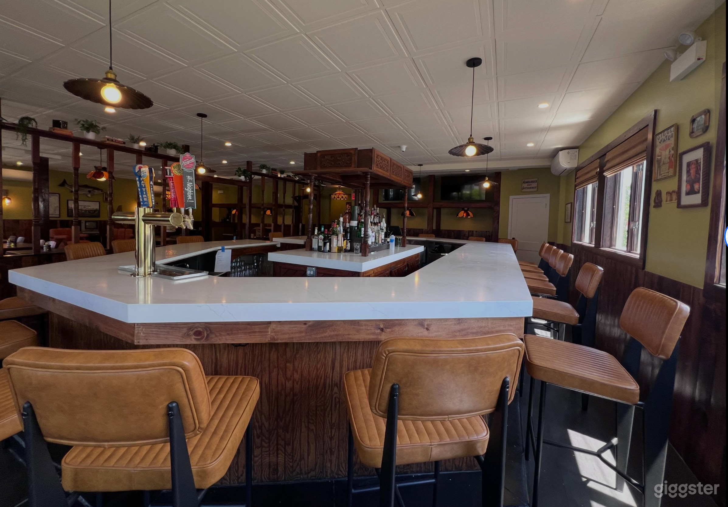 Charming Tavern & Grill Photo 3