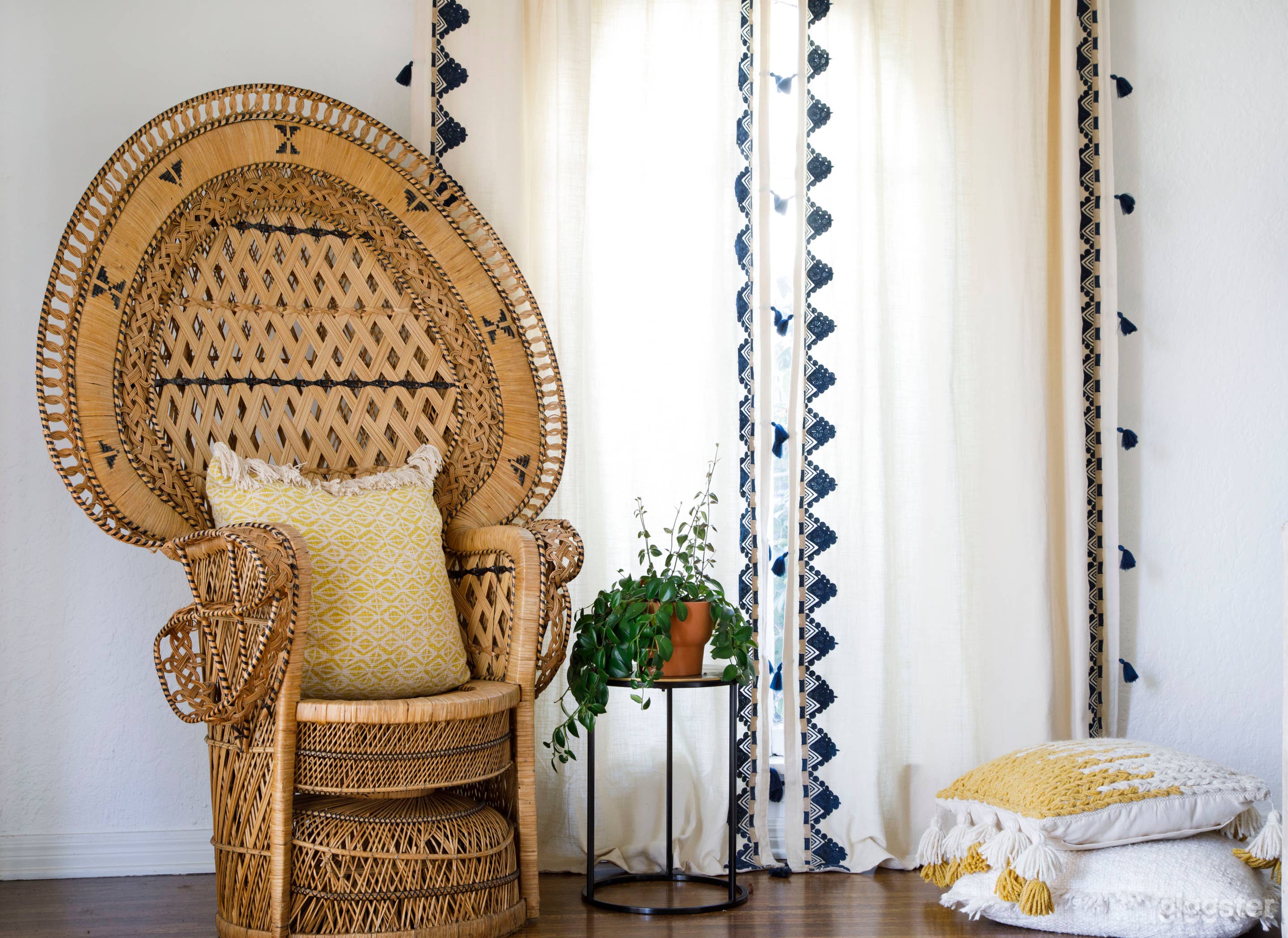 Vintage Peacock chair 