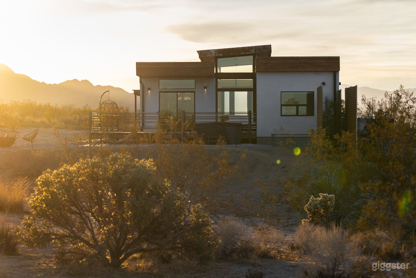 Modern Panoramic Desert House | Expansive Boulder Views Photo 3