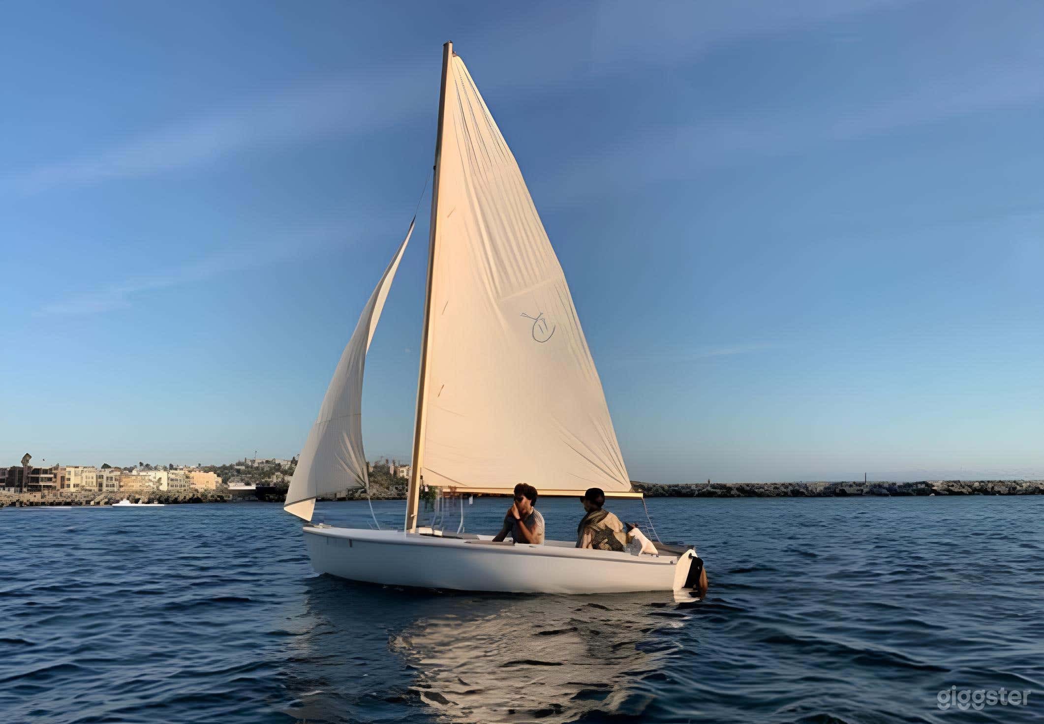 Small Comfortable Easy Sailing Boat Photo 1