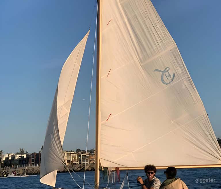  Small Comfortable Easy Sailing Boat 