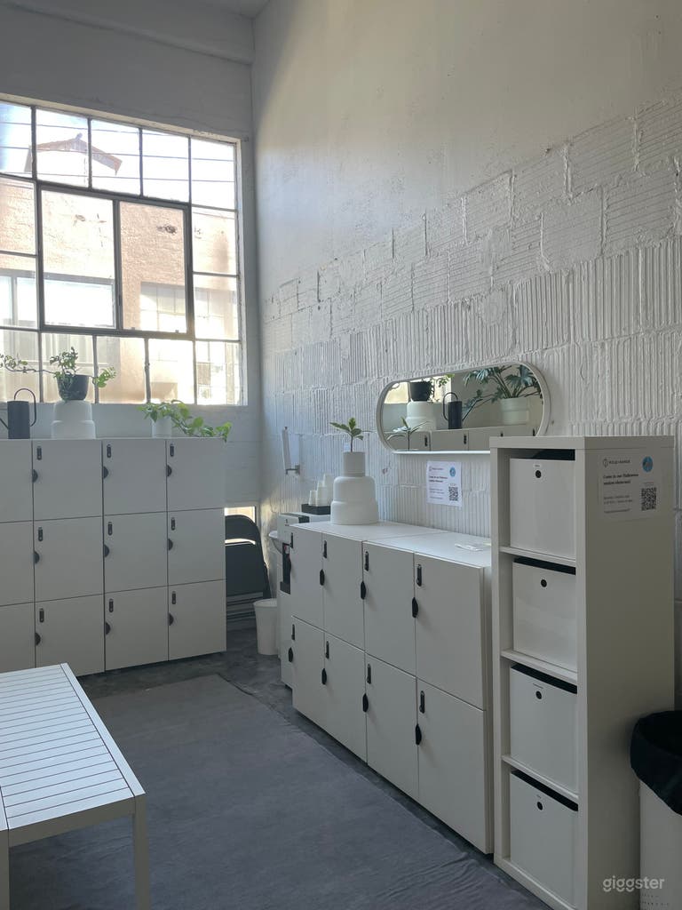  Charming Clubhouse in Pole Dance Studio 