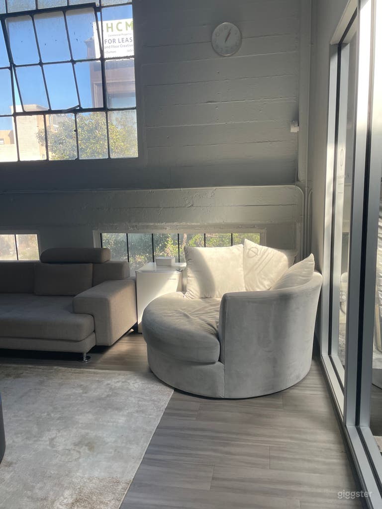  Charming Clubhouse in Pole Dance Studio 