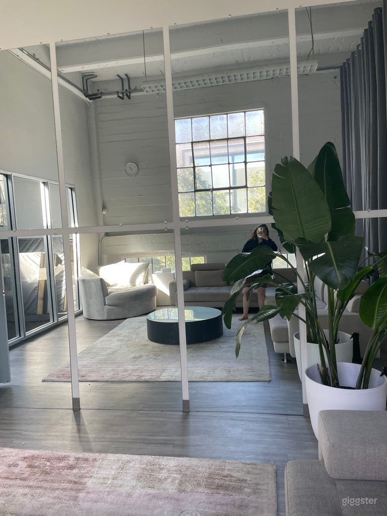  Charming Clubhouse in Pole Dance Studio 