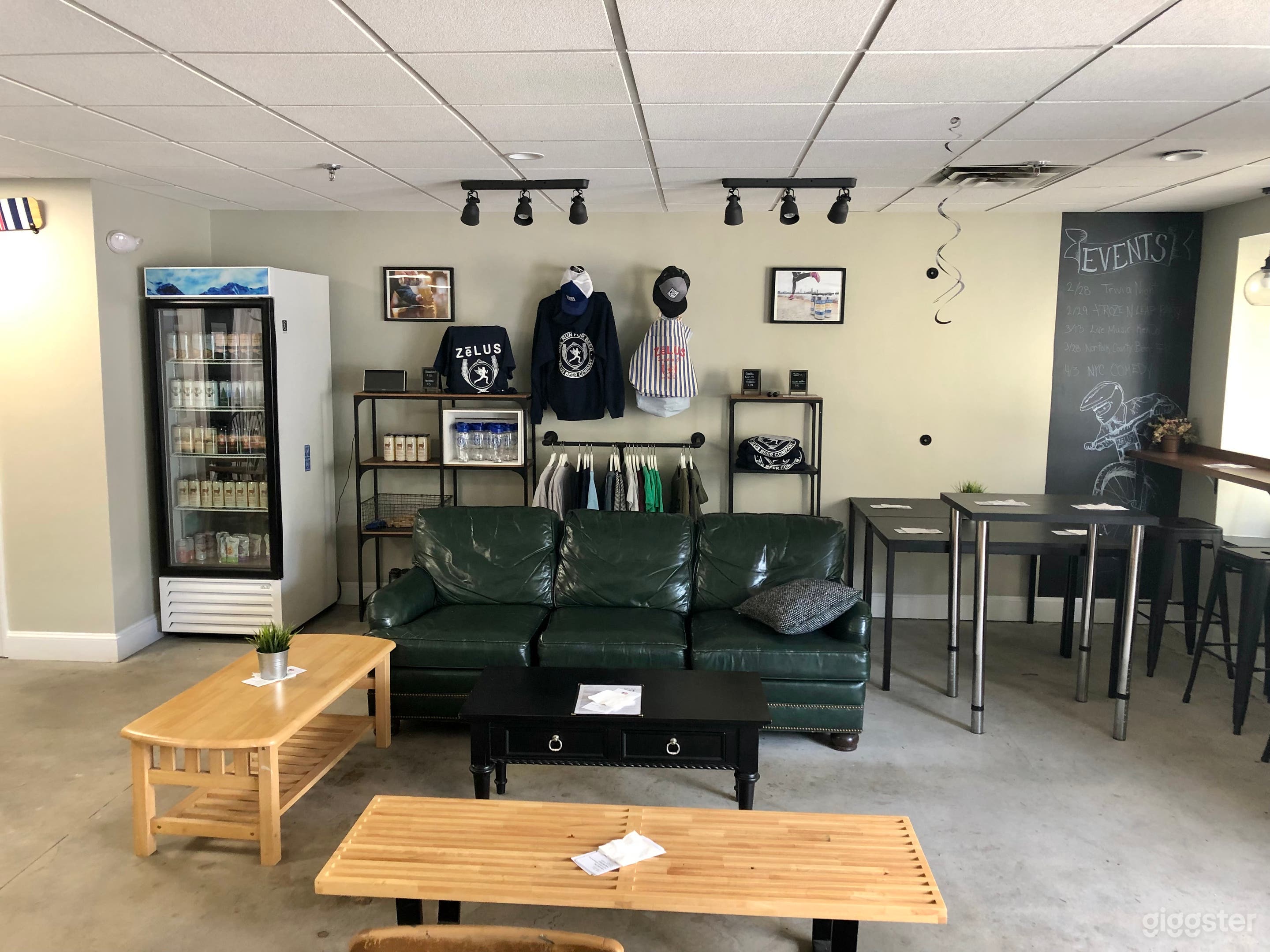 Cozy Neighborhood Taproom Photo 4