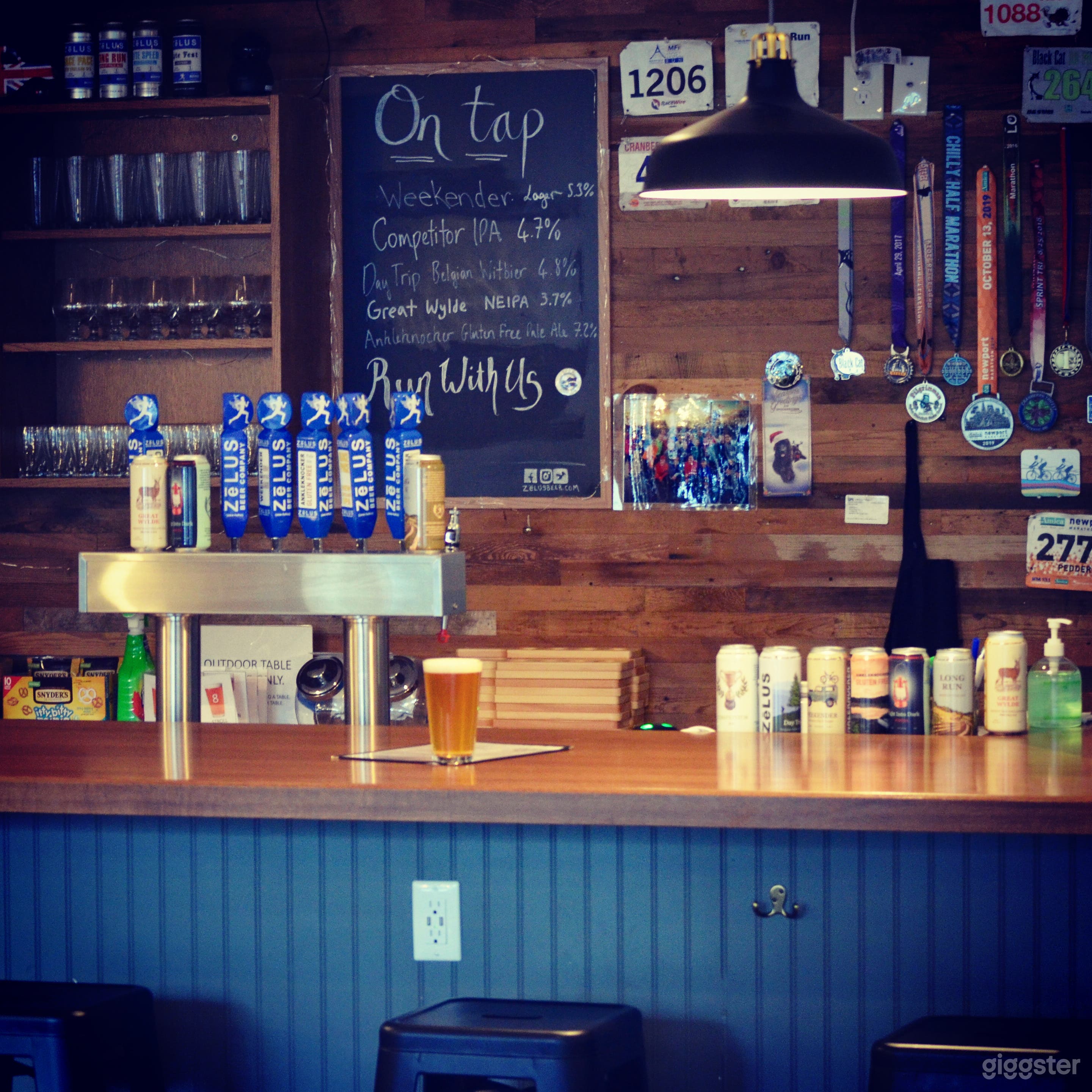 Cozy Neighborhood Taproom Photo 2