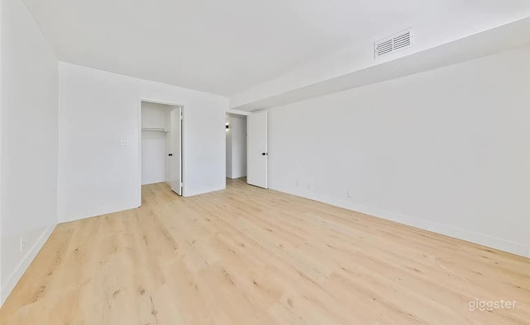  Modern Minimalist Condo Near the Strip with Private Patio 