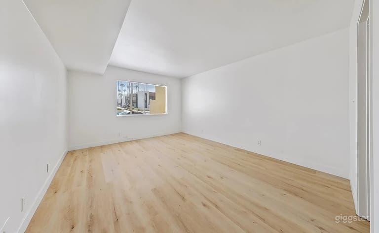  Modern Minimalist Condo Near the Strip with Private Patio 