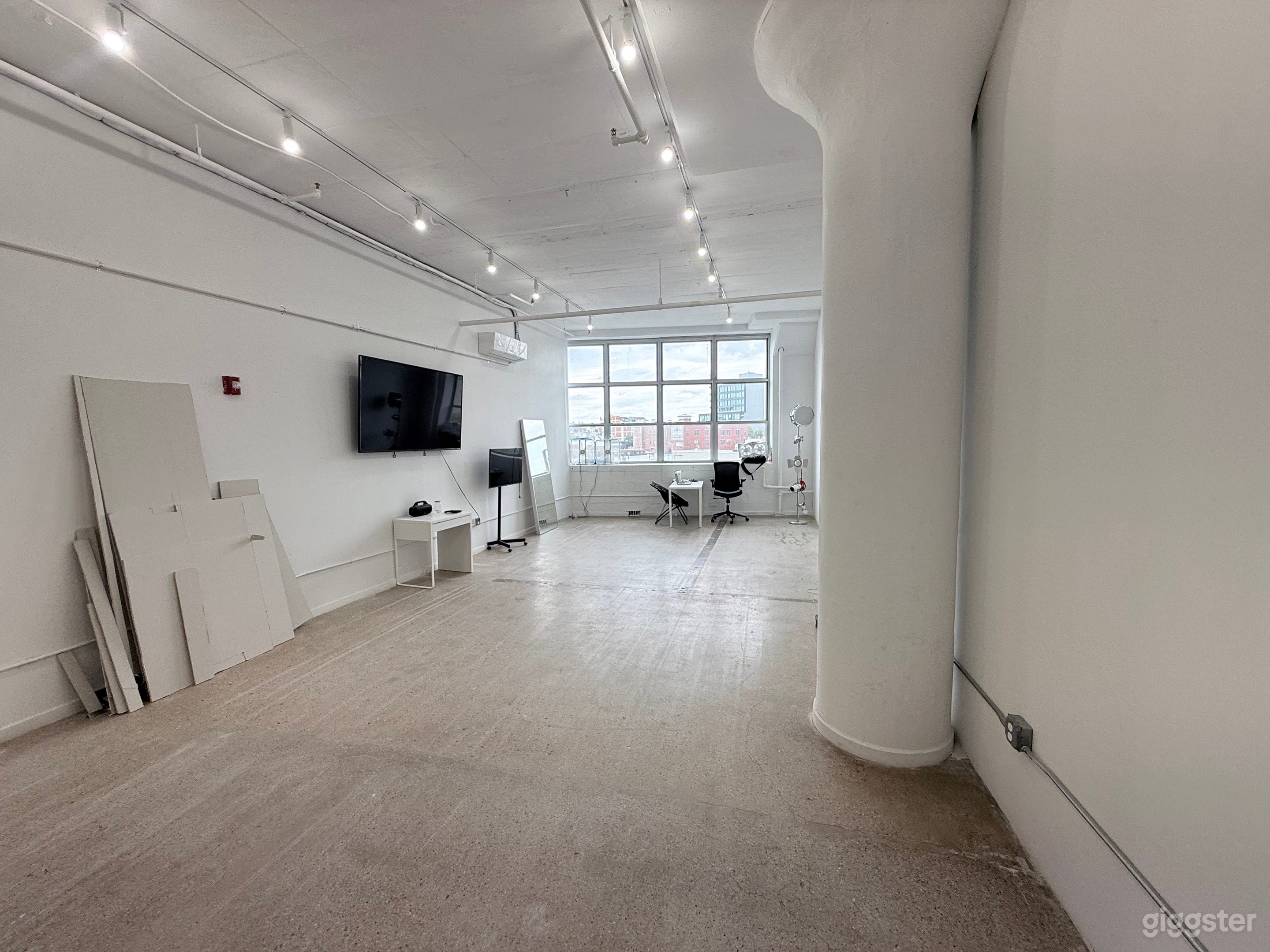 Open work/event space available for rent! Photo 1
