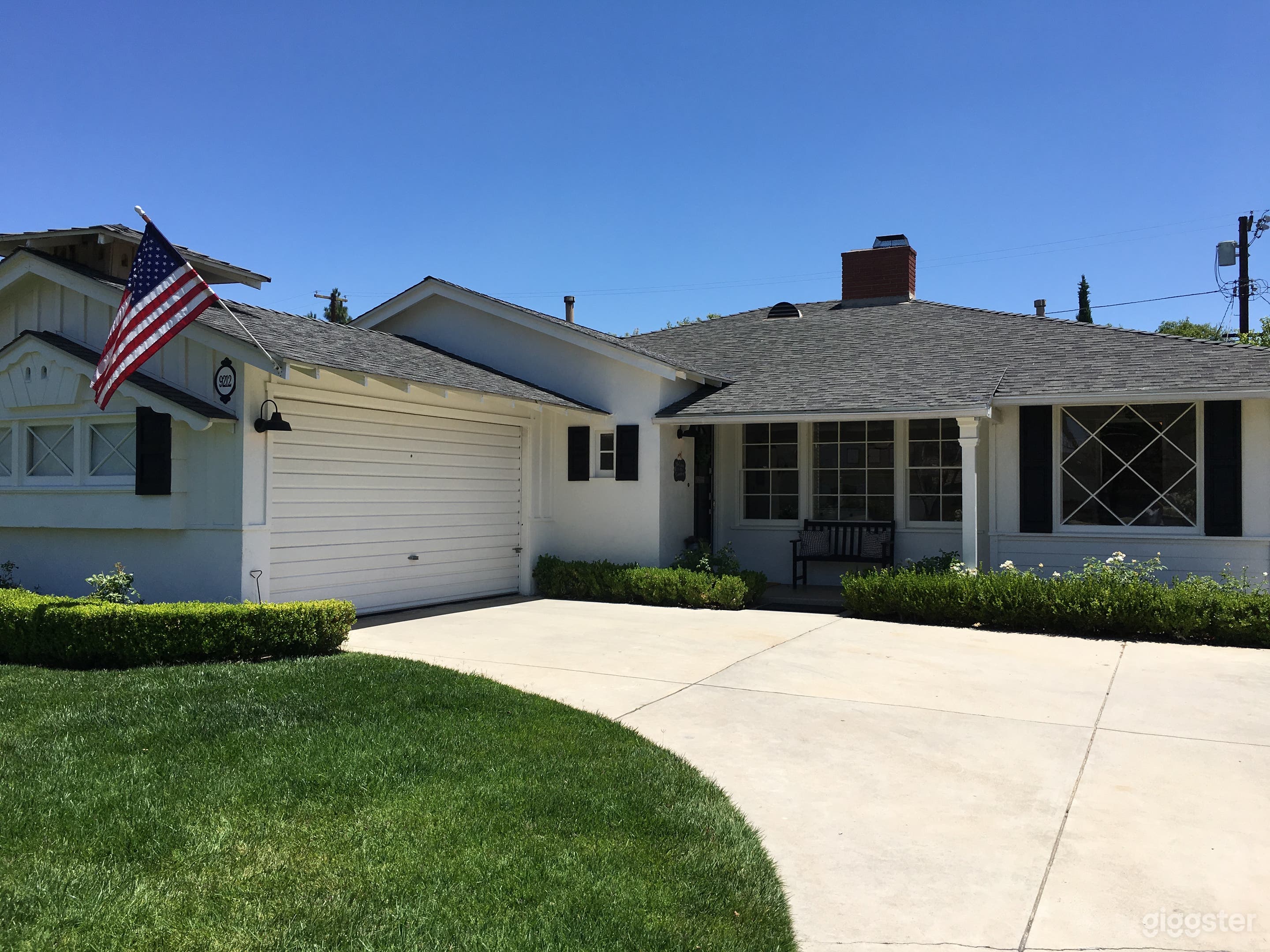 Front of house, driveway & garage