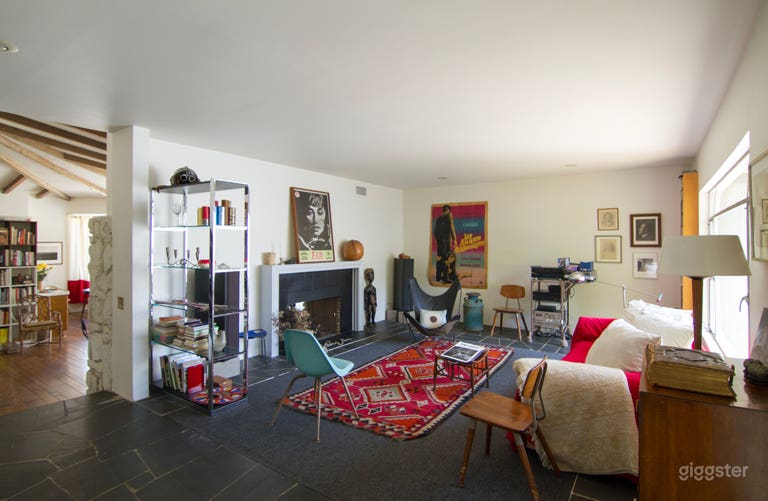  Modernist Home set in a grand hillside garden 