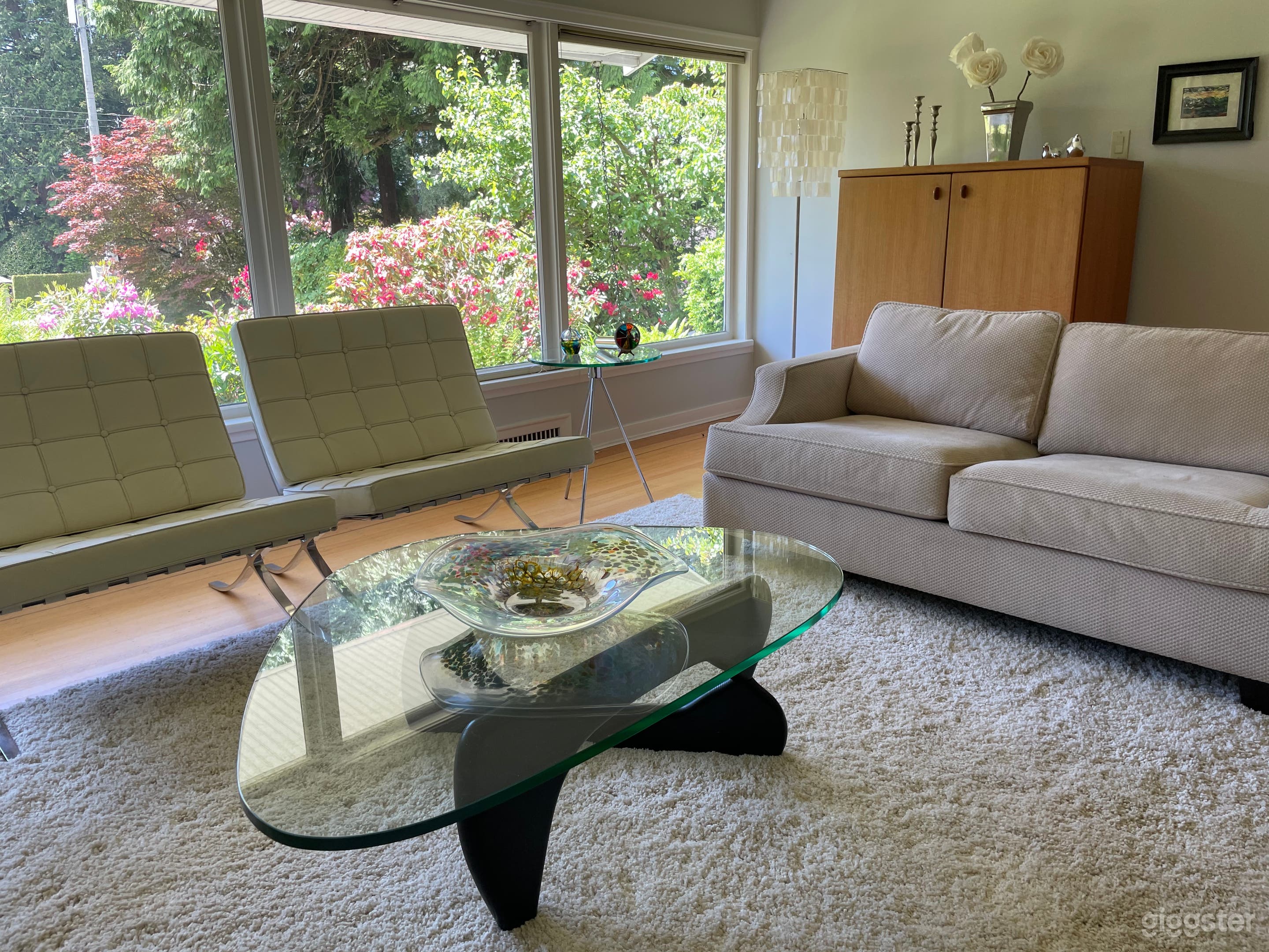 Sprawling Rancher With Huge Yard Photo 2