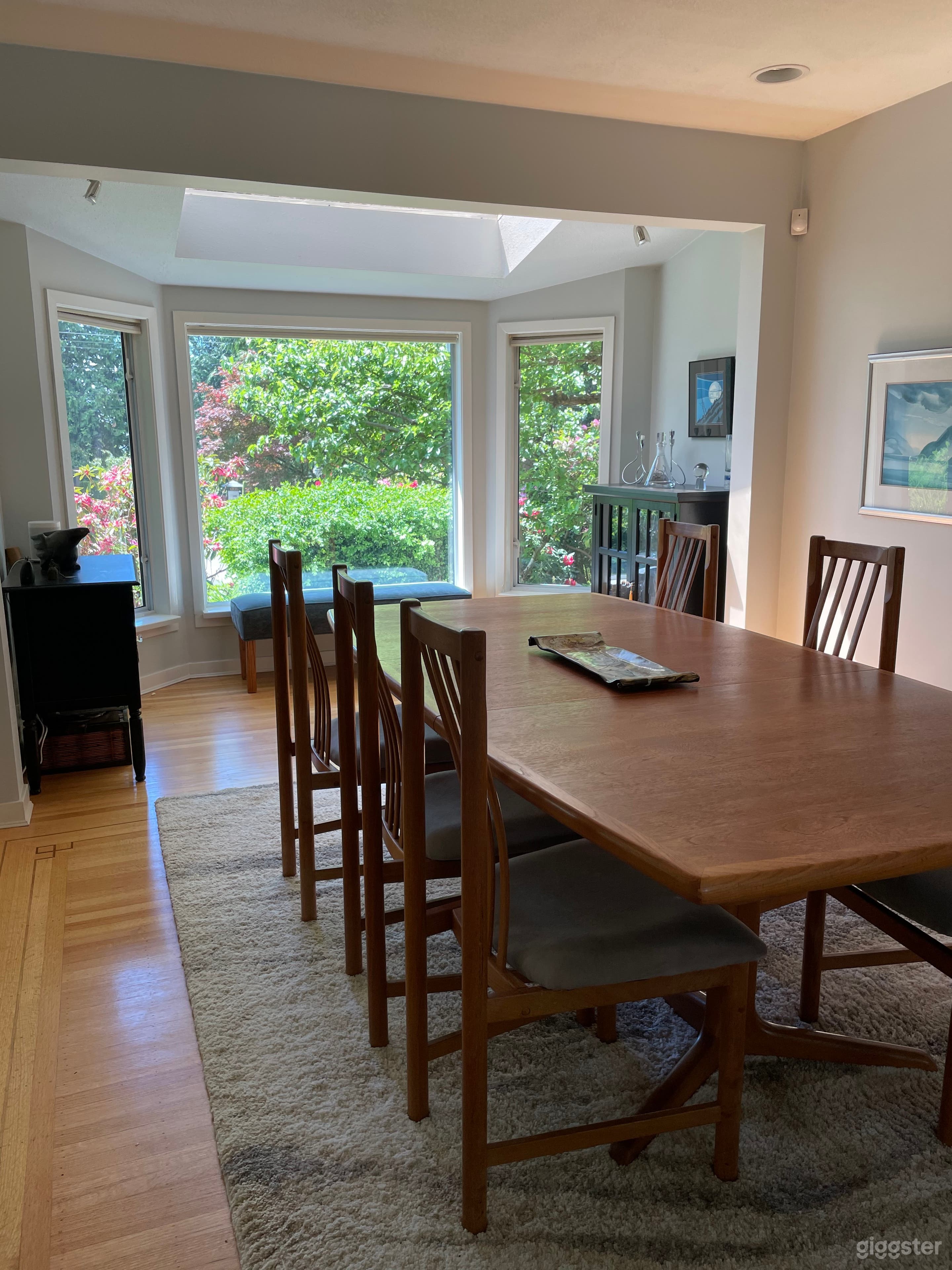 Sprawling Rancher With Huge Yard Photo 3