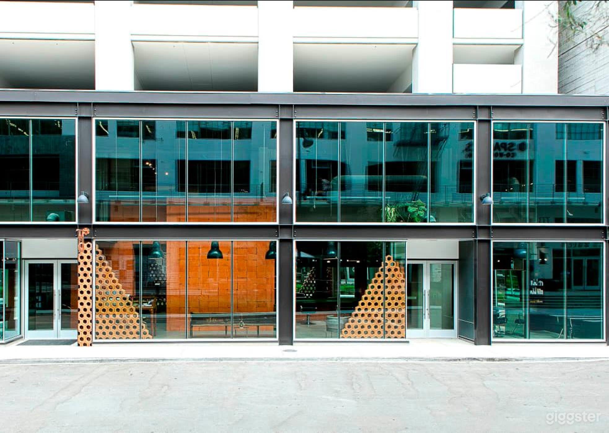 Salon Space in downtown Los Angeles  Photo 2