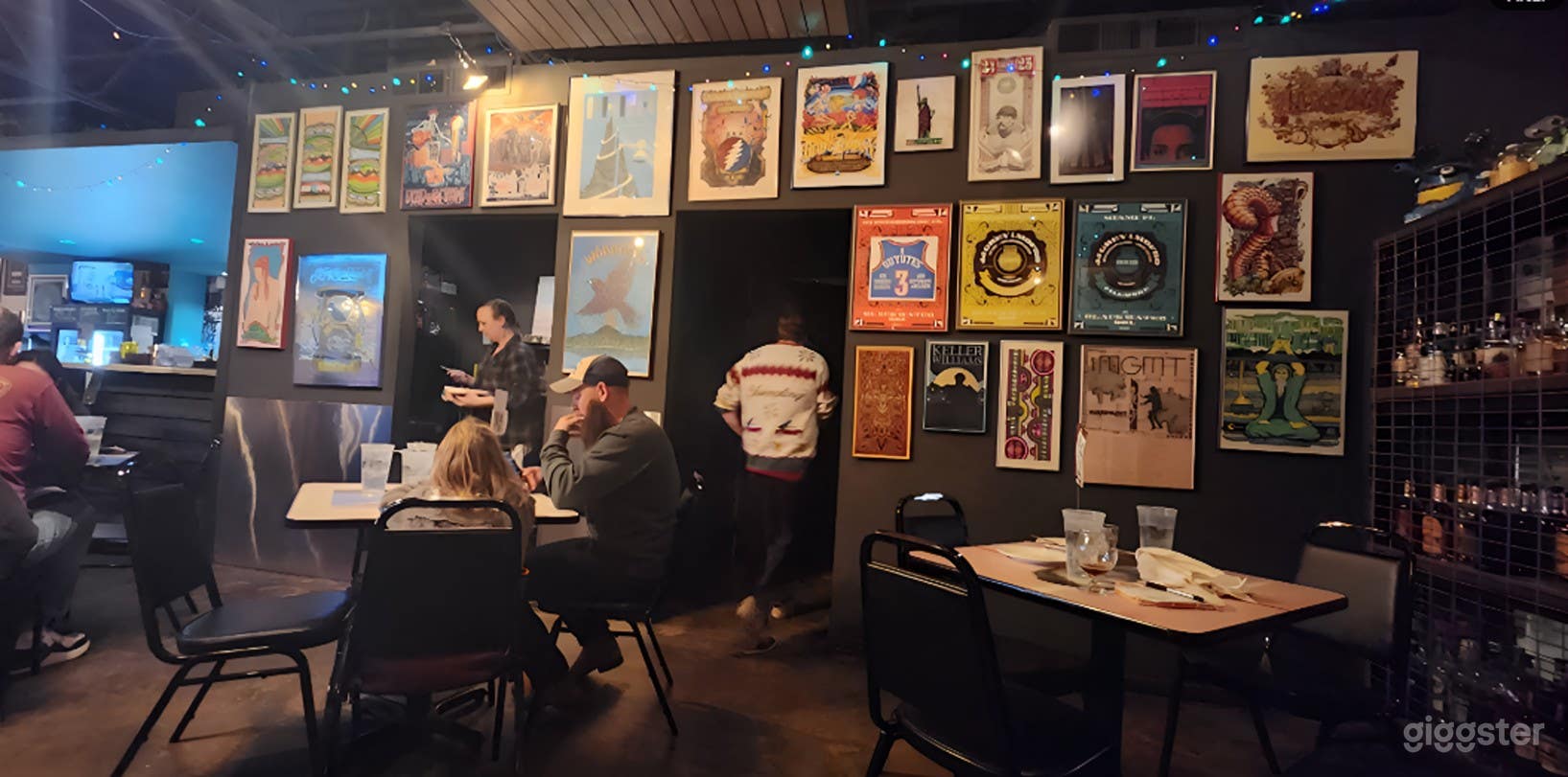 Elegant Main Dining Room | Seats 100 Photo 2