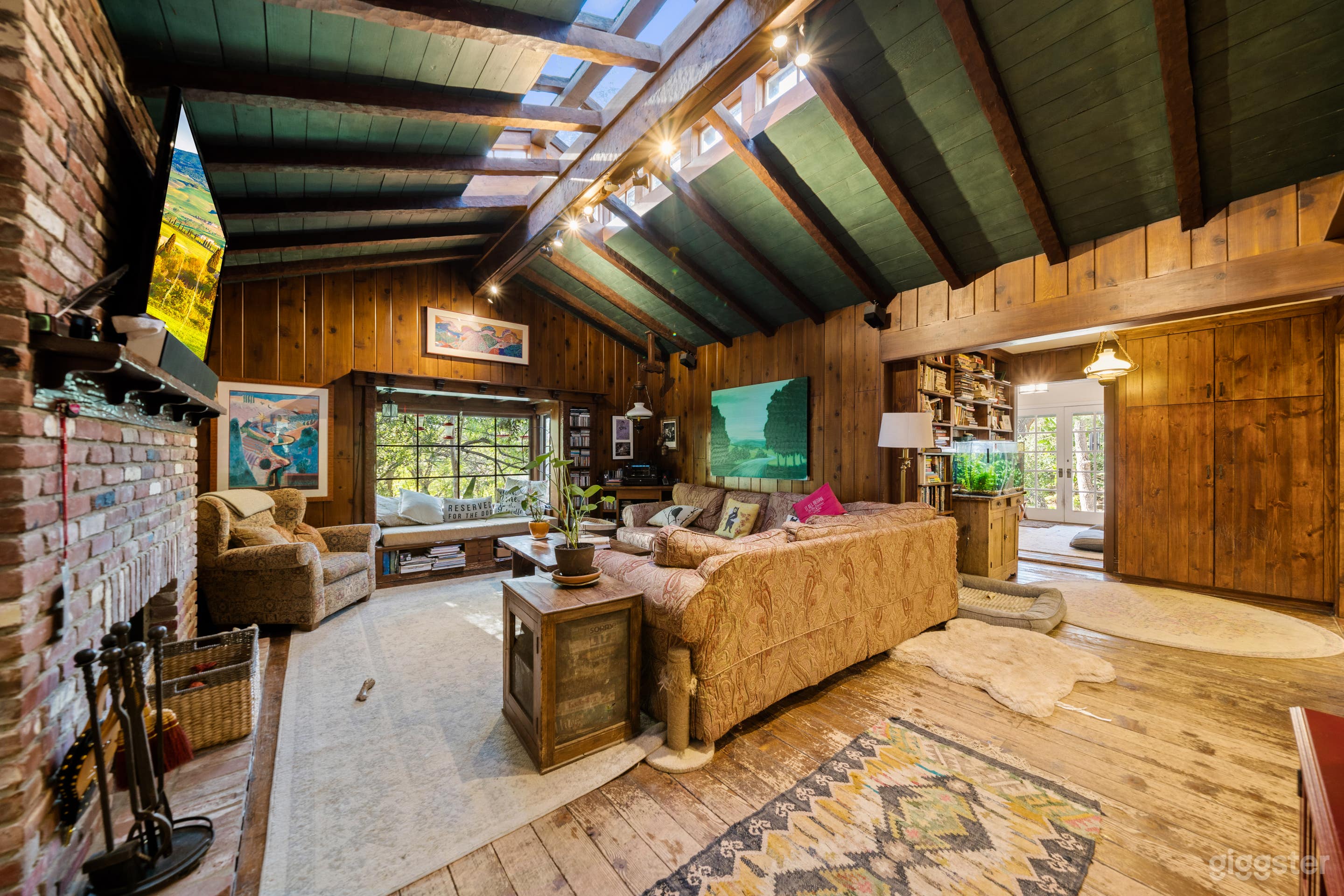 RUSTIC CABIN OASIS IN LA'S MULHOLLAND DRIVE  Photo 2