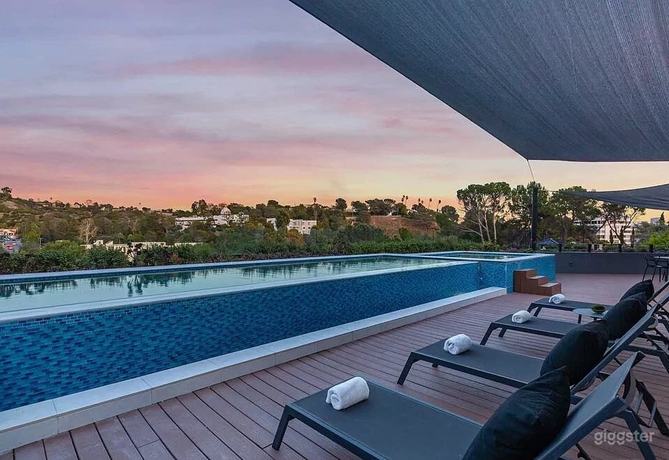 Modern Rooftop Pool Photo 4