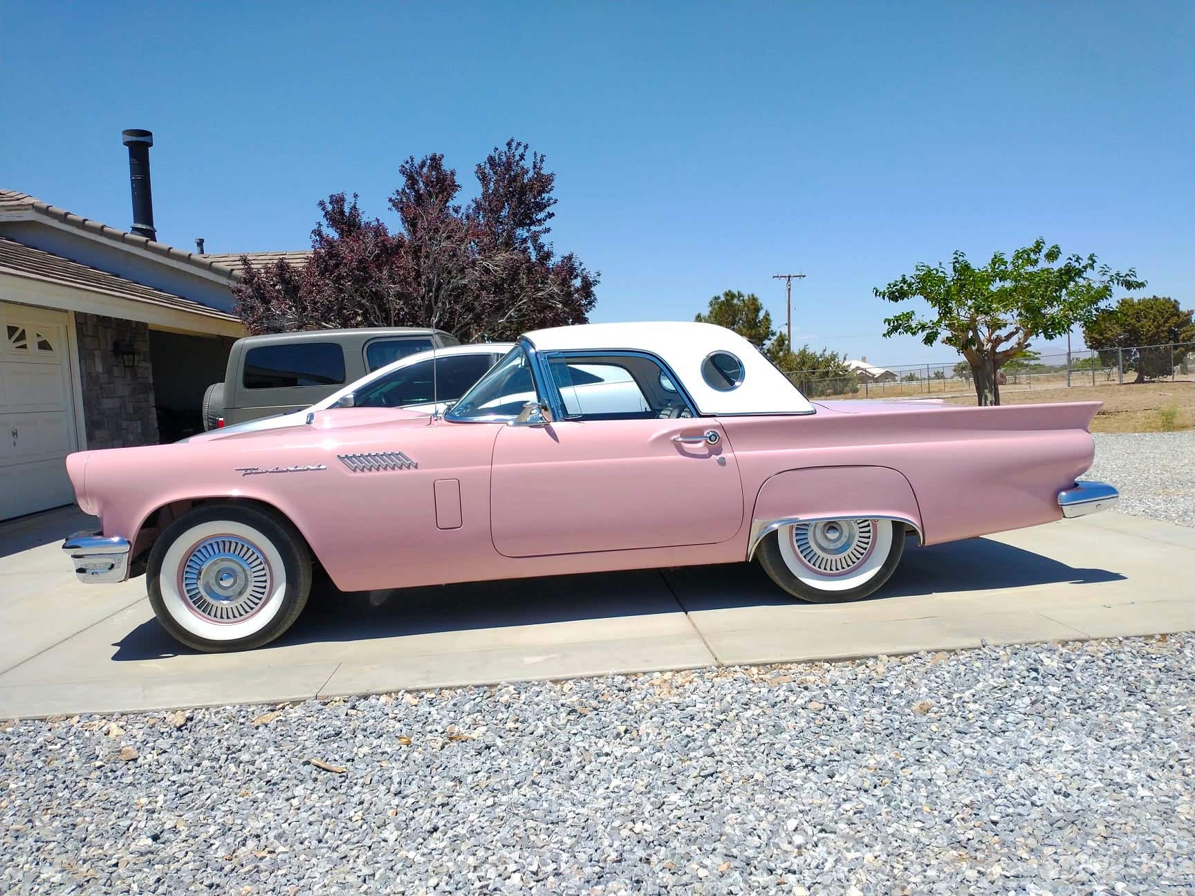 #76,063 Classic 1957 Ford Thunderbird Photo 2
