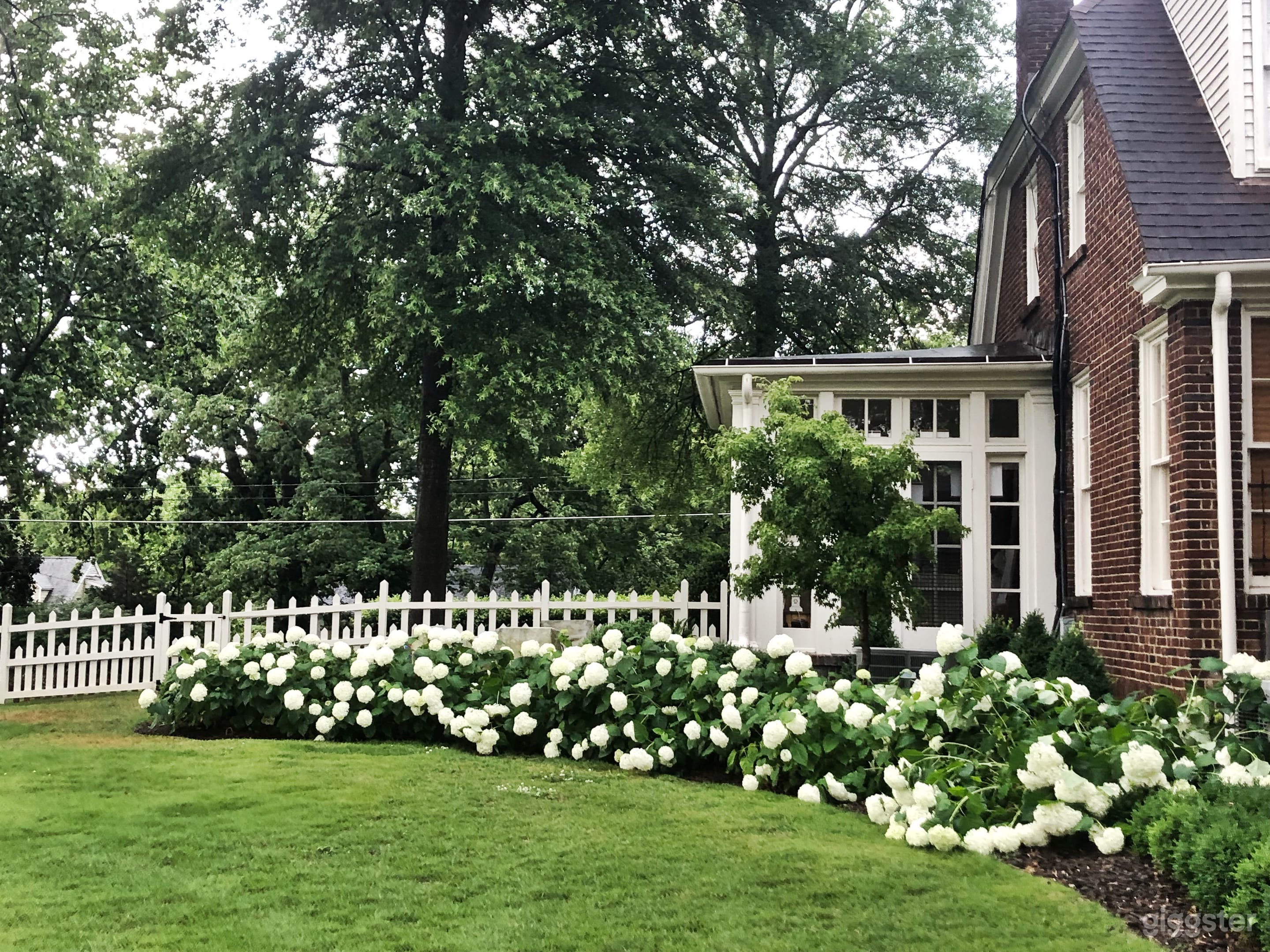 Mature, gracious landscape