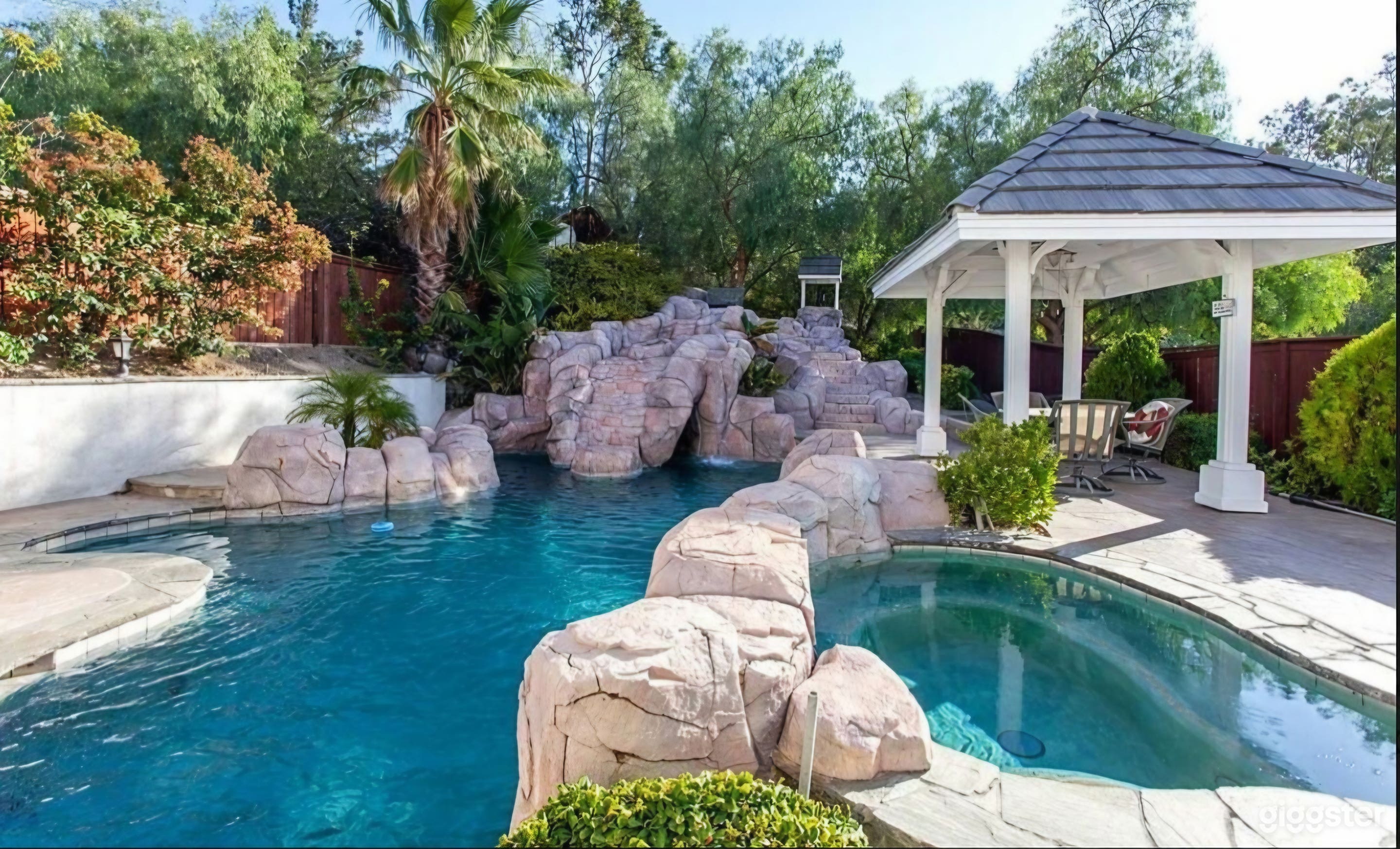 Beautiful Private Pool Waterfalls &amp; LED Lighting Photo 1
