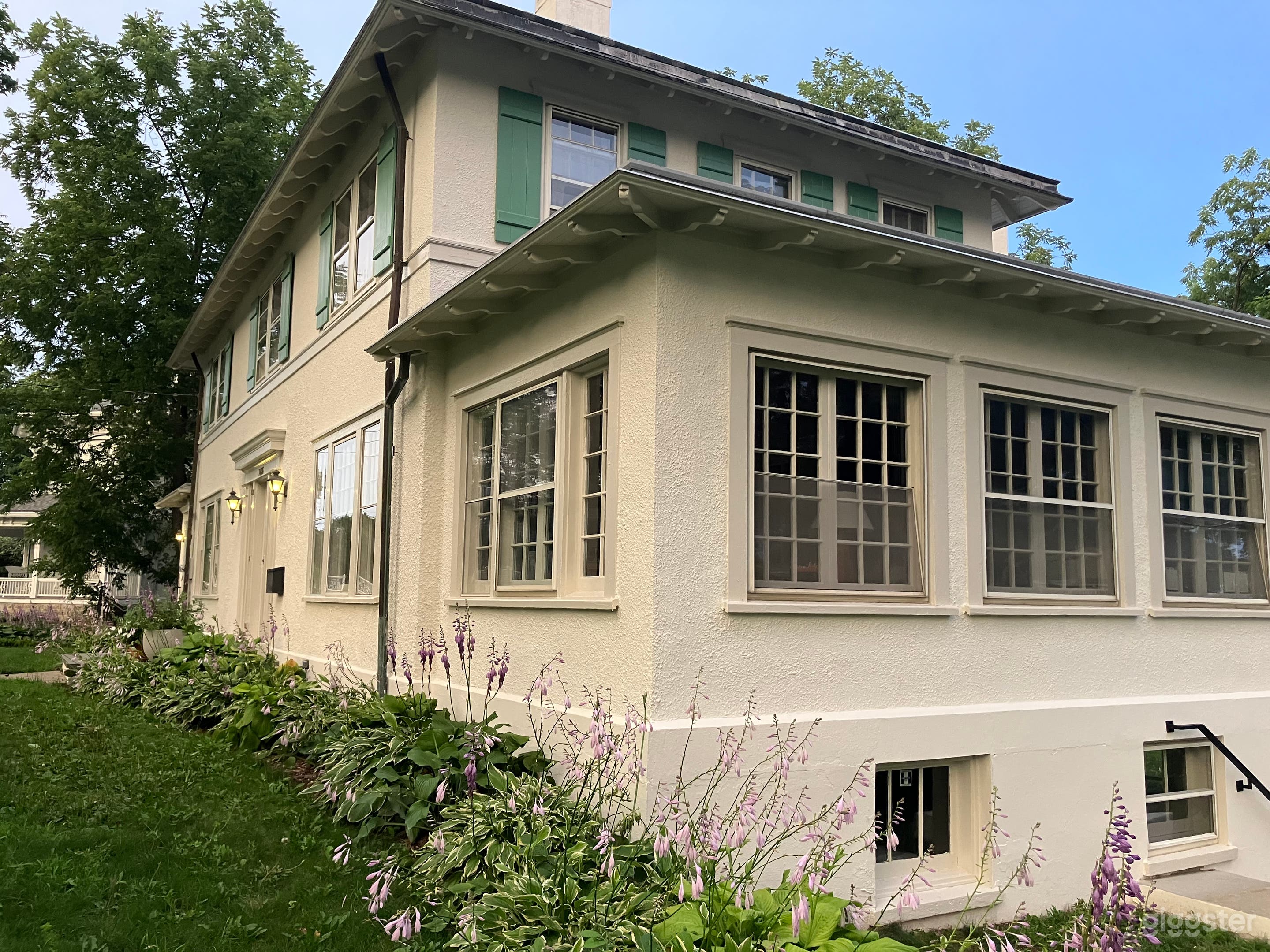1890 Georgian Stucco Home in Hudson Valley Photo 3