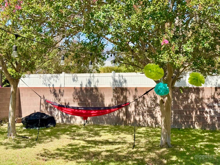  Large Grassy Yard, 1 empty bedroom 