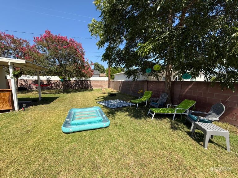  Large Grassy Yard, 1 empty bedroom 