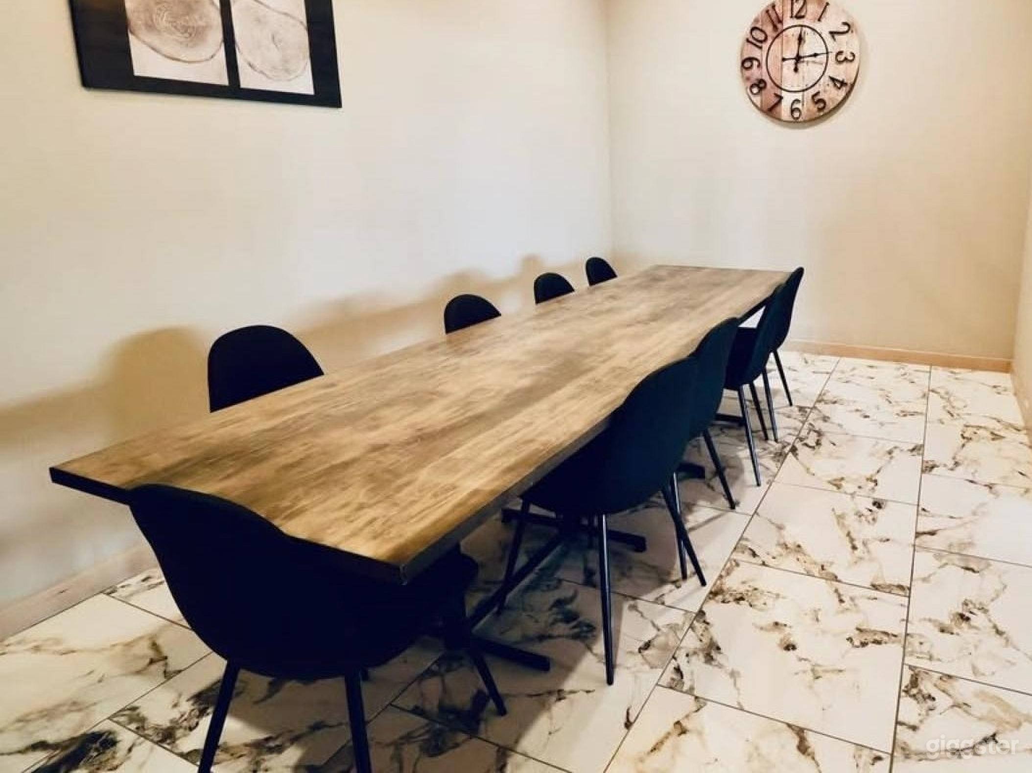 Elegant Classic Private Dining Room Photo 3