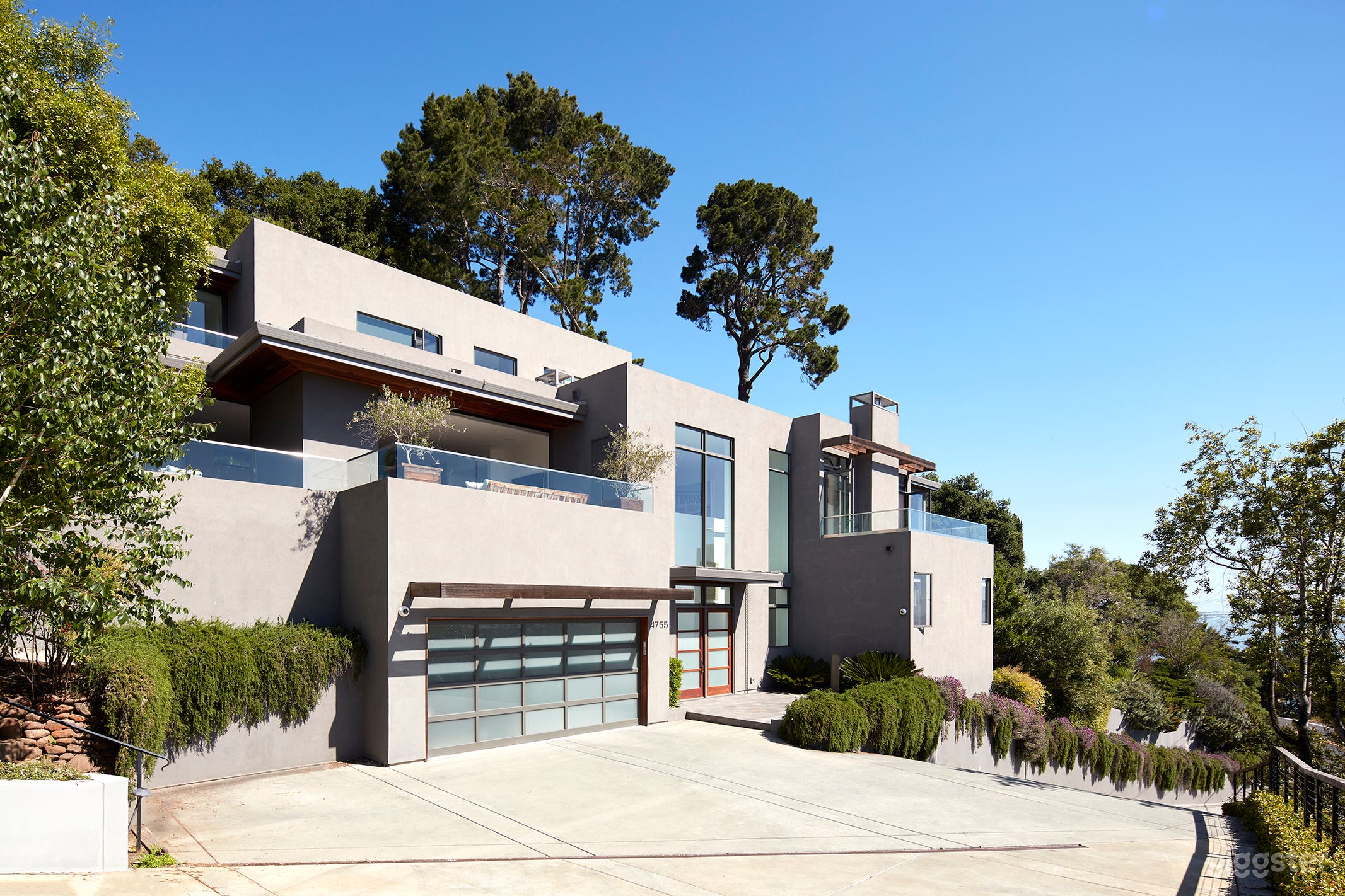 Sleek &amp; Serene: A Modern Tiburon Retreat Photo 2