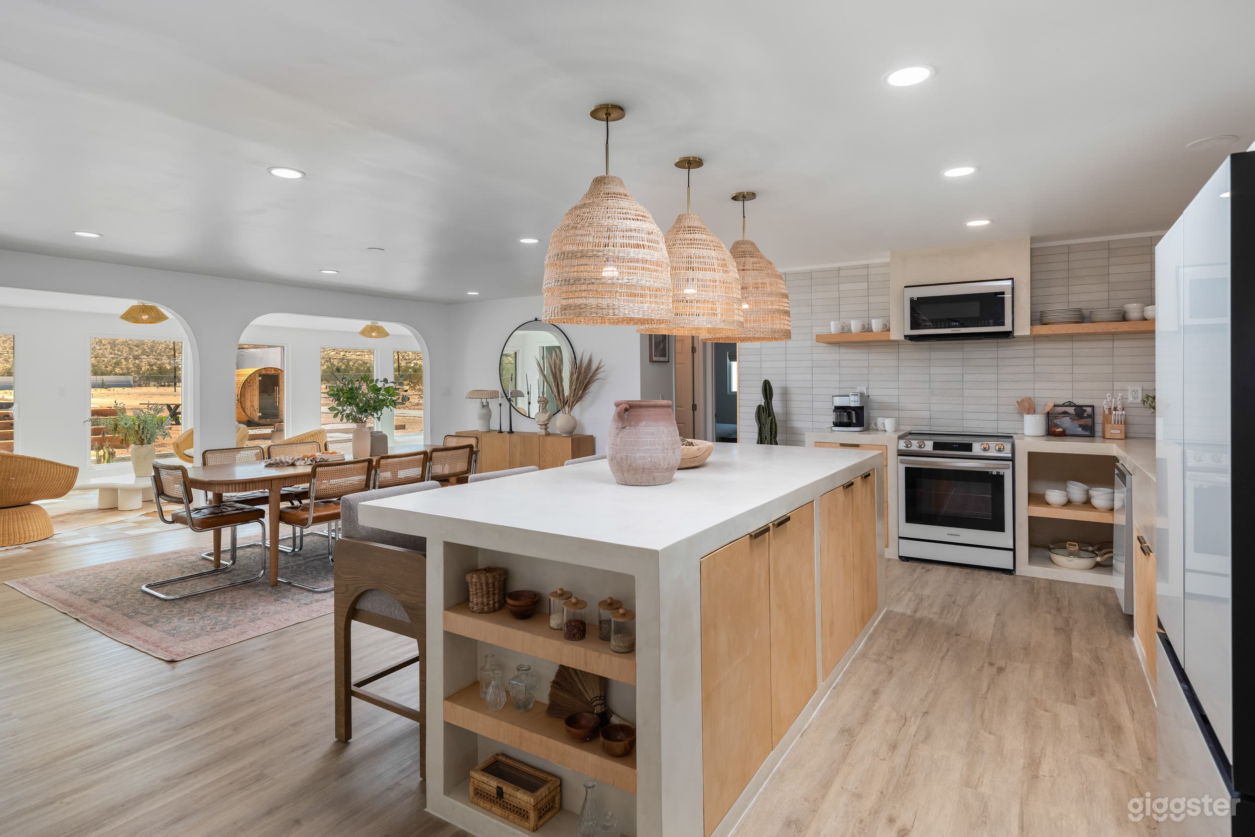 Moonstone Bungalow: Amenity-Packed Group Retreats Photo 4