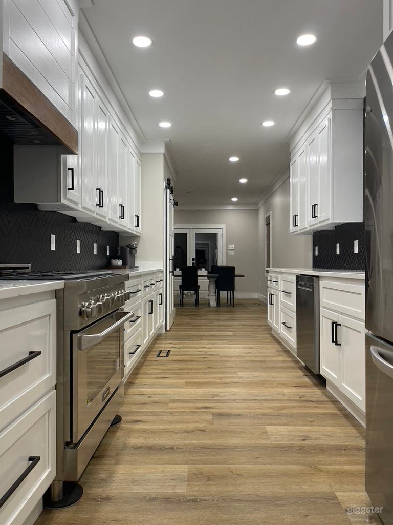 Peaceful Sears, Roebuck and Co. Mail Order Home. Photo 2