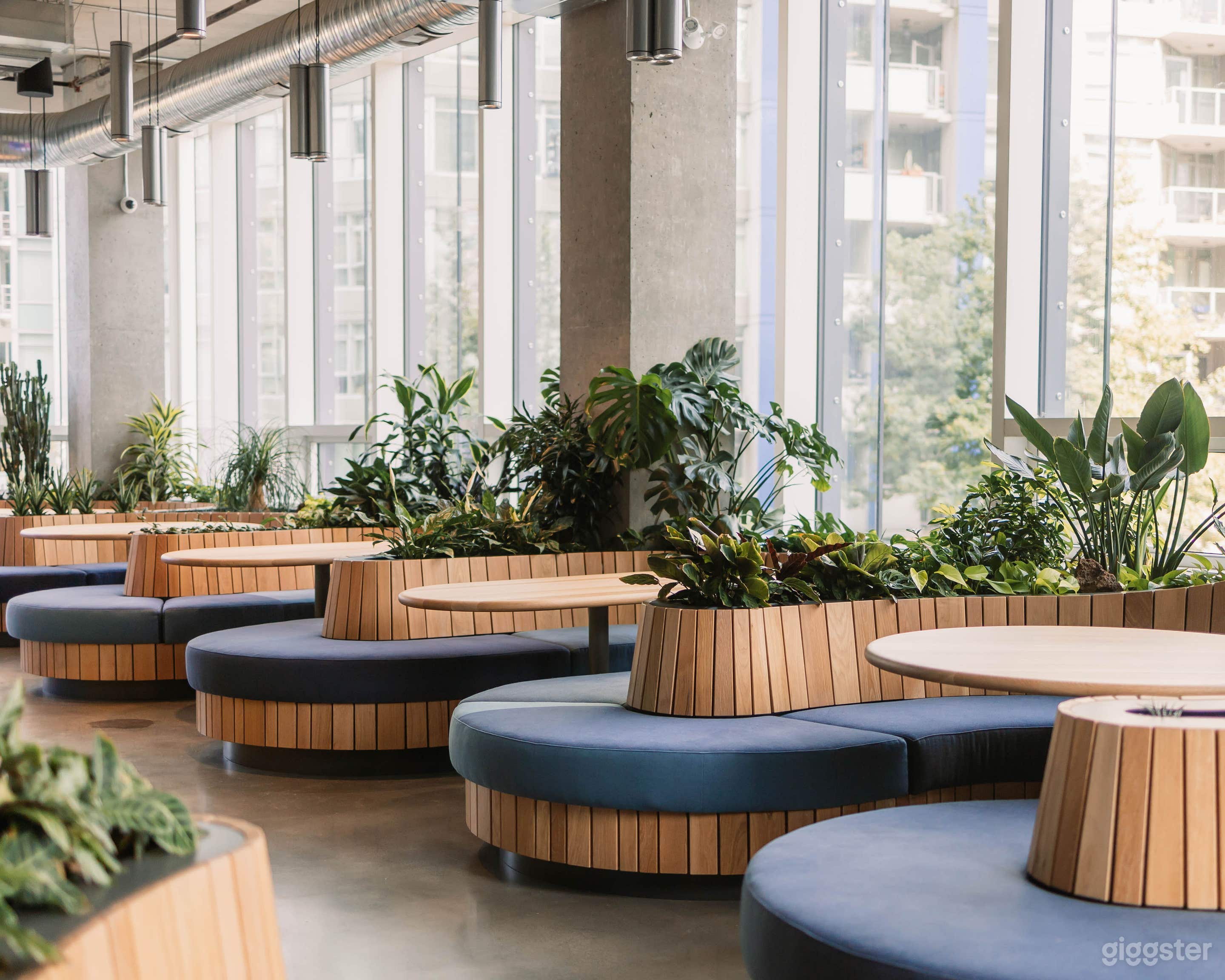 Communal Members Lounge ideal to host social gatherings, networking events, work or relax!