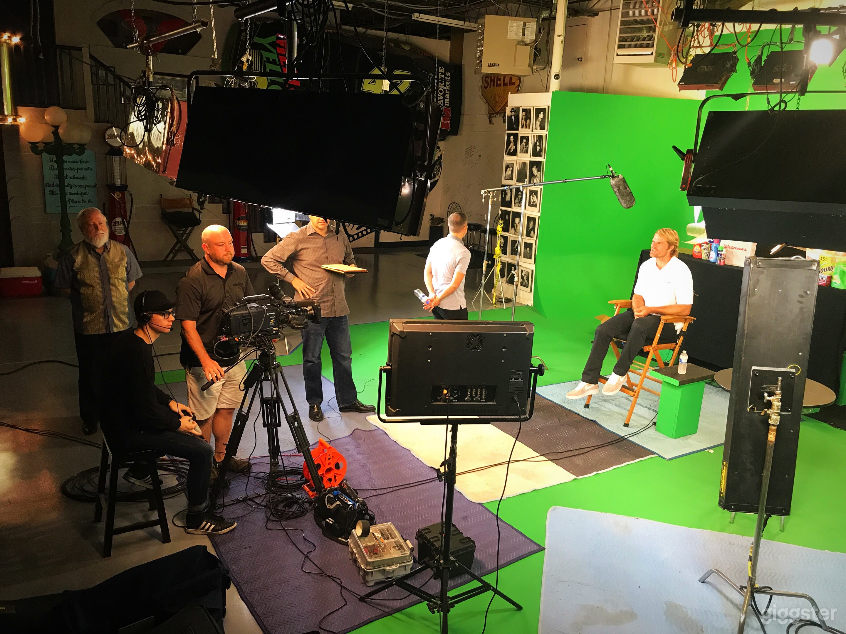 Stage 1: green screen pre-lit hard CYC (30′ x 25′ x 16′ grid)
