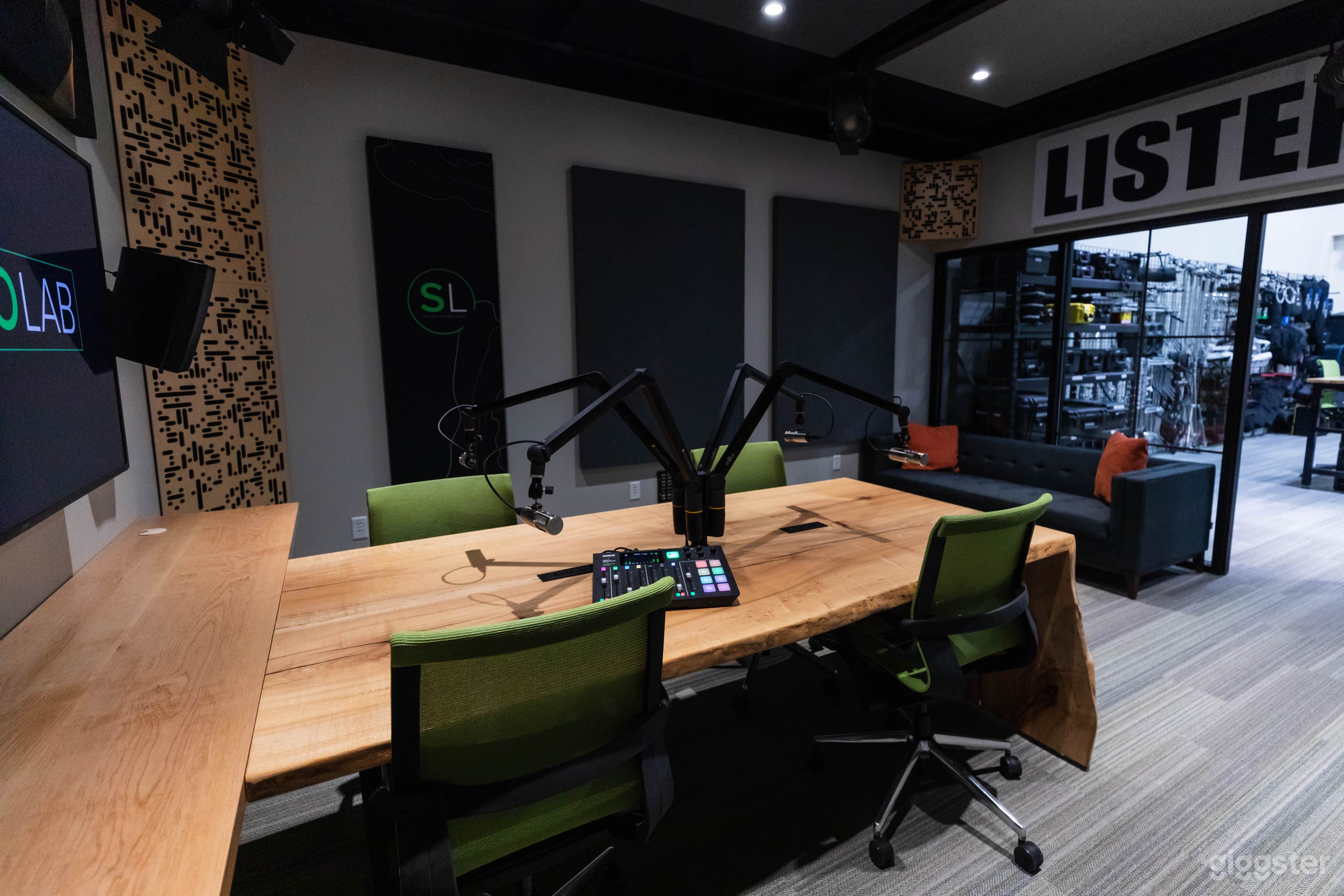 Professional Podcast Studio  Photo 2
