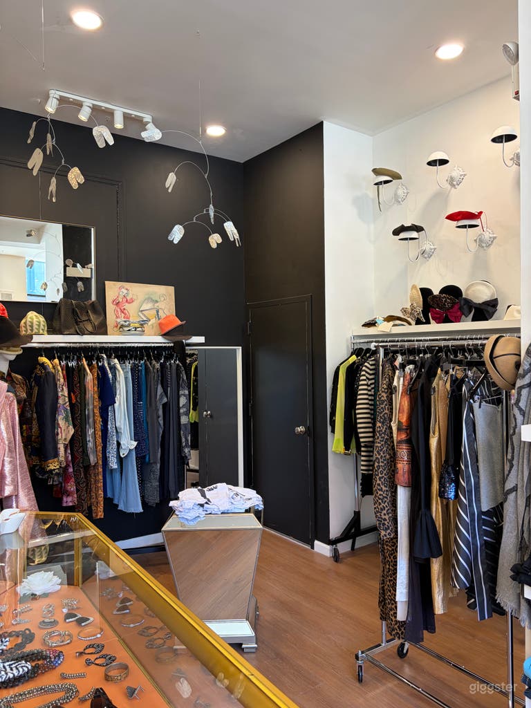  NYC 웨스트 빌리지 부티크 소매 팝업 