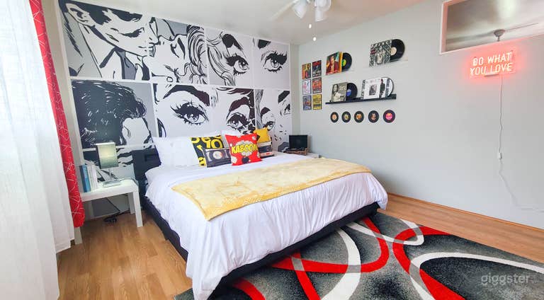  Interactive Retro Set – “Retromania” Apartment in Houston 